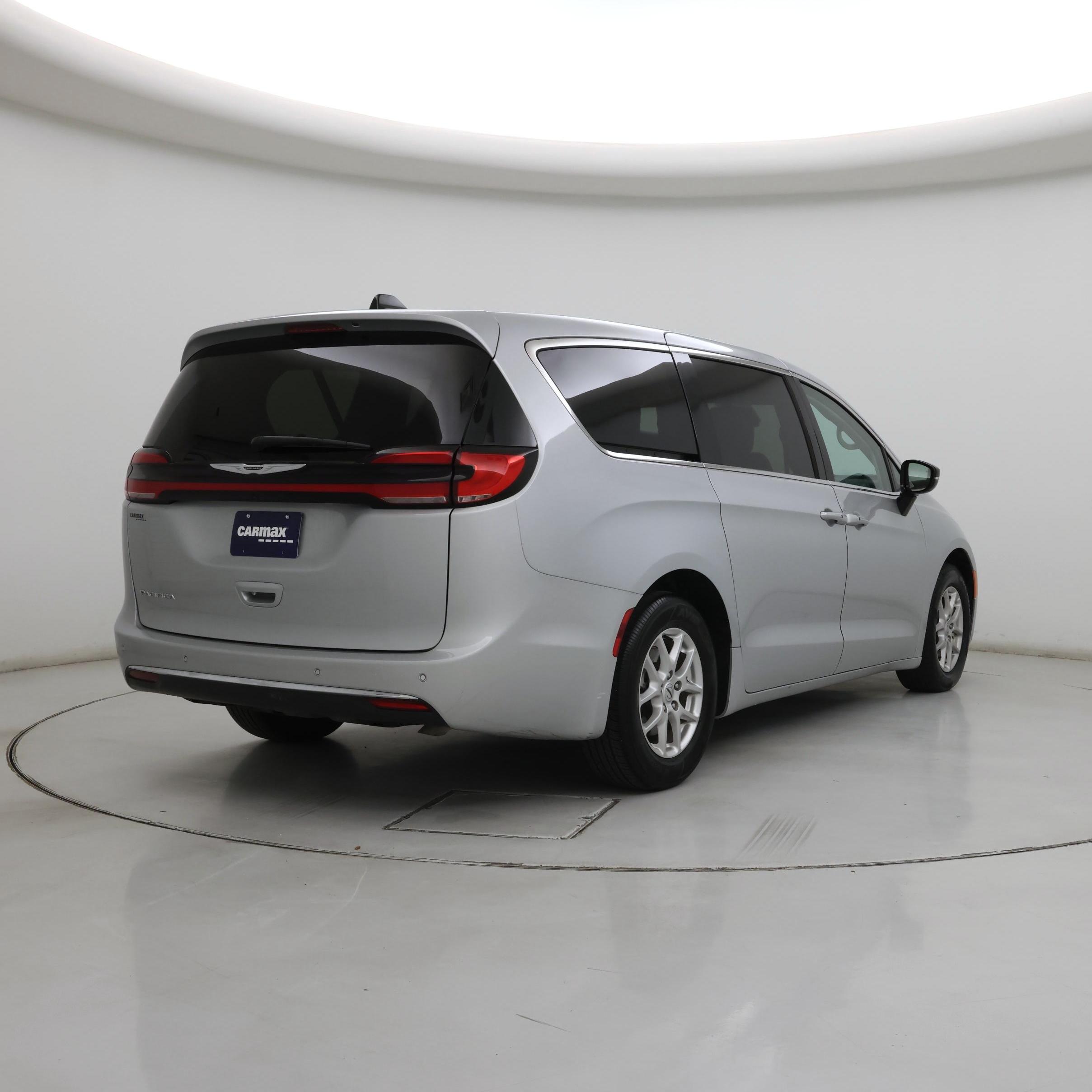 Thumbnail: 2024 Chrysler Pacifica - 8