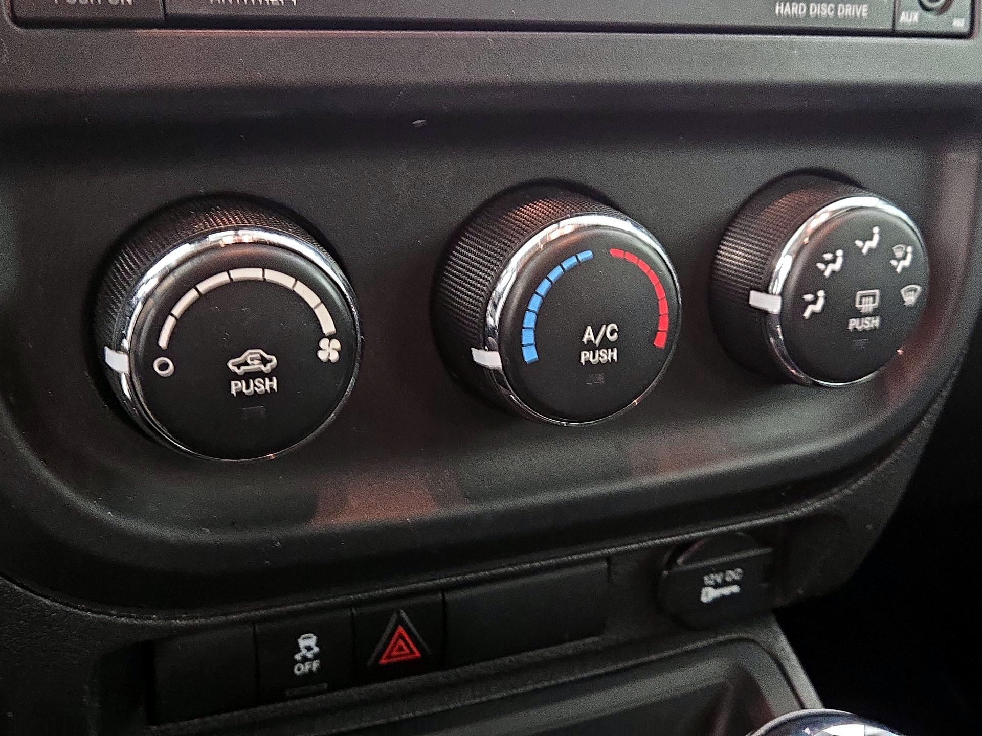 Thumbnail: 2014 Jeep Compass - 15
