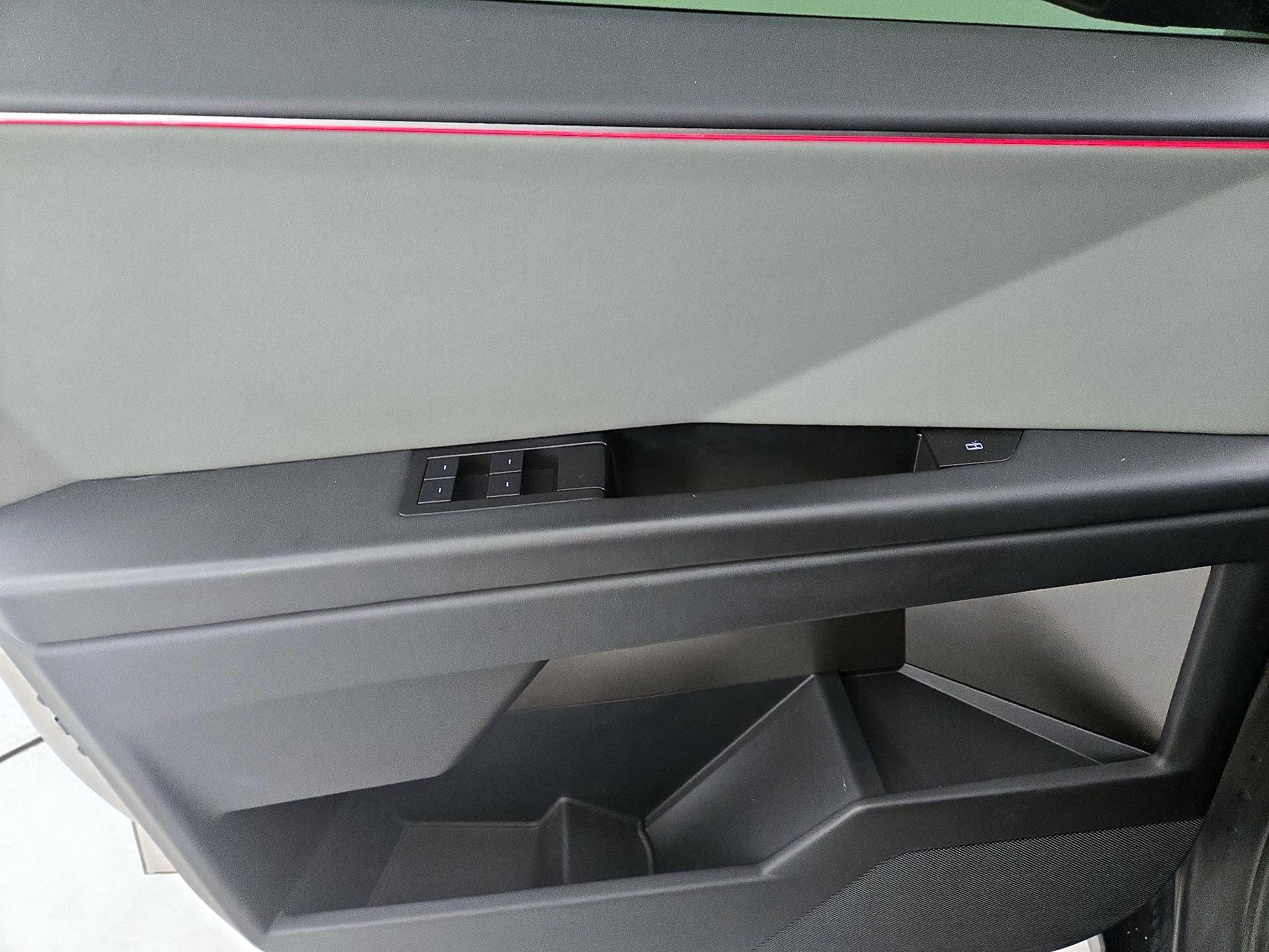 Thumbnail: 2024 Tesla Cybertruck - 12
