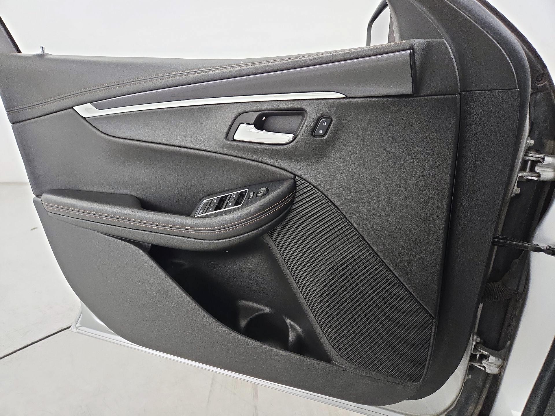 Thumbnail: 2016 Chevrolet Impala - 12