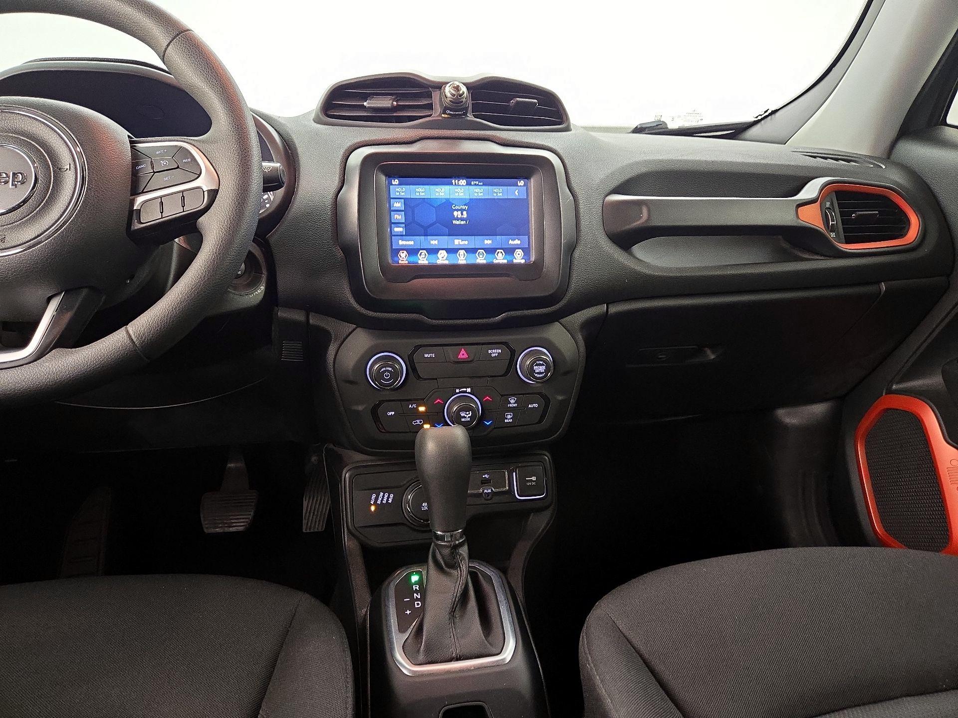 Thumbnail: 2018 Jeep Renegade - 9