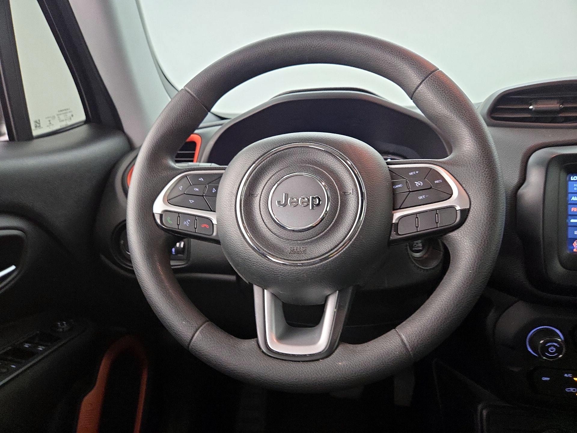 Thumbnail: 2018 Jeep Renegade - 10