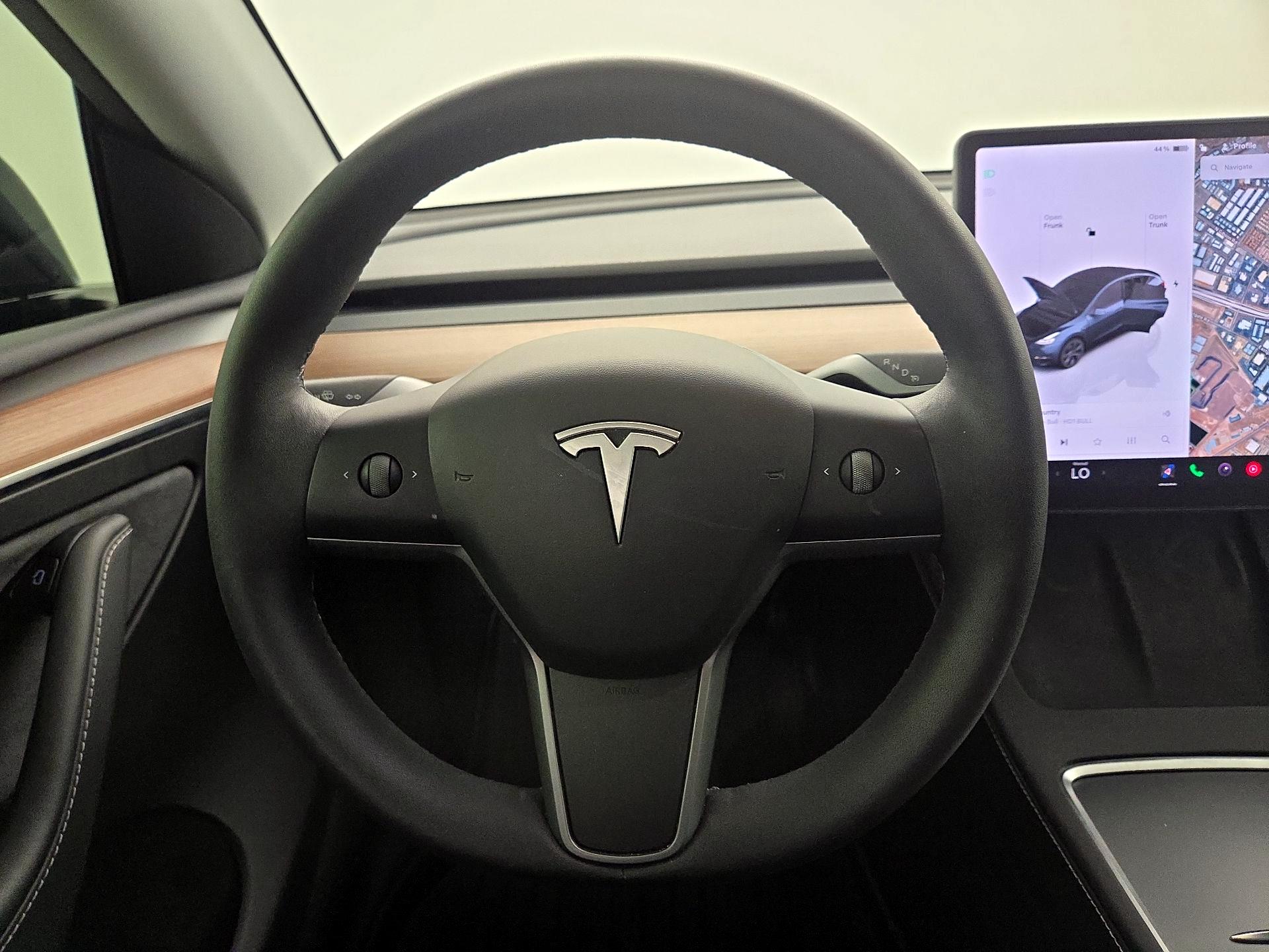 Thumbnail: 2025 Tesla Model Y - 10