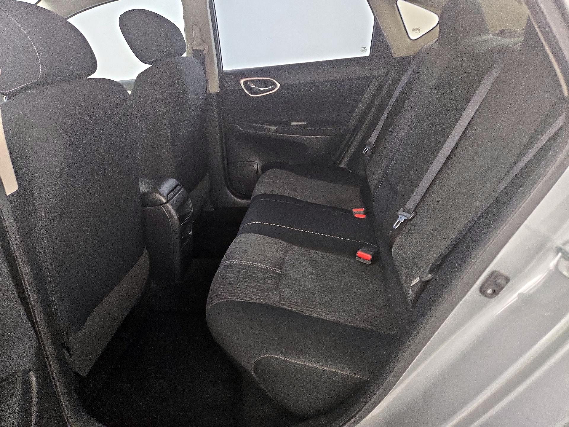 Thumbnail: 2014 Nissan Sentra - 18