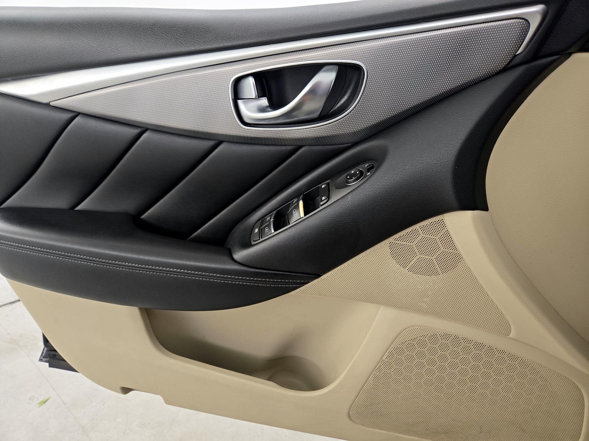 Thumbnail: 2015 INFINITI Q50 - 12