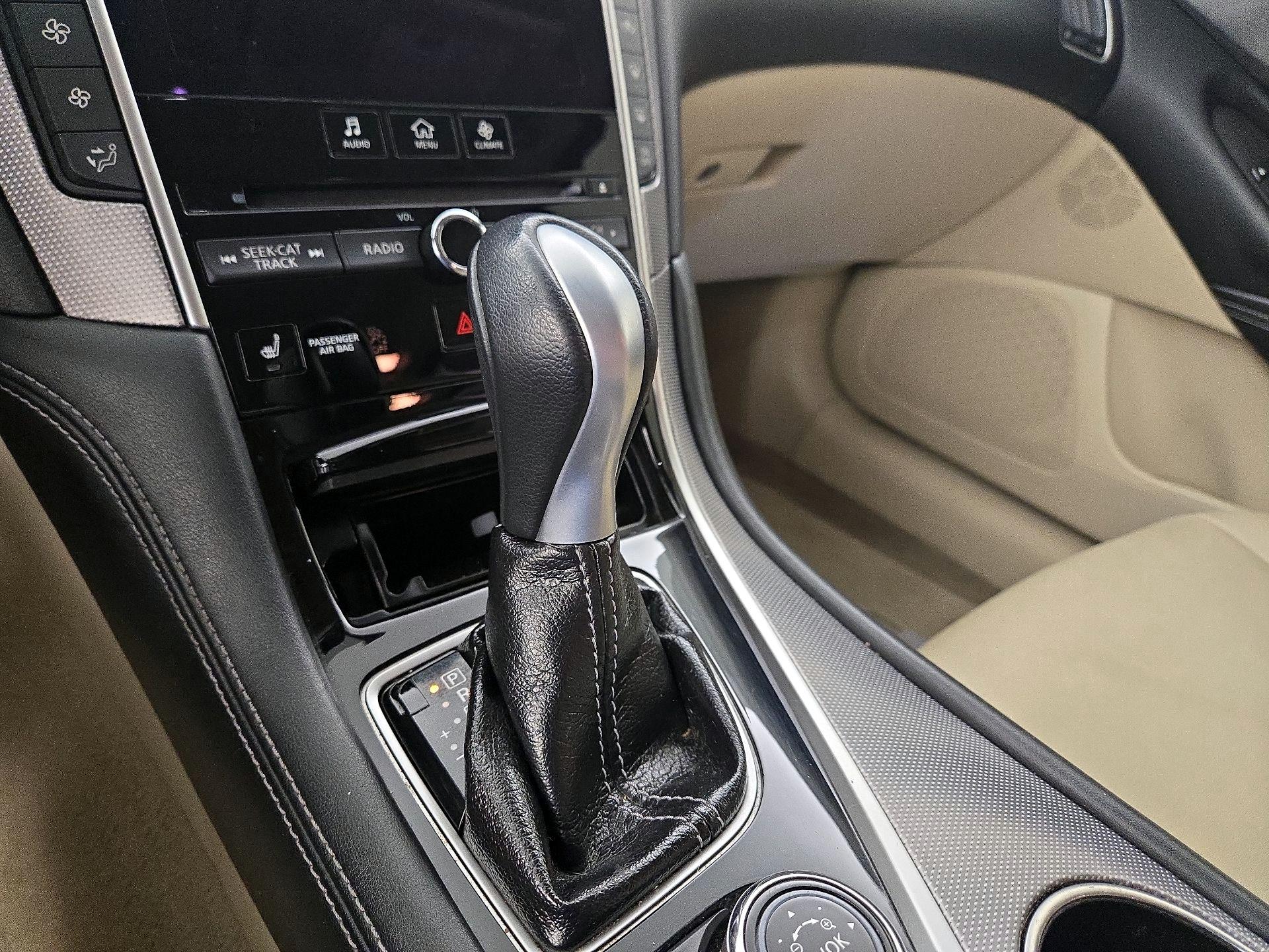 Thumbnail: 2015 INFINITI Q50 - 18