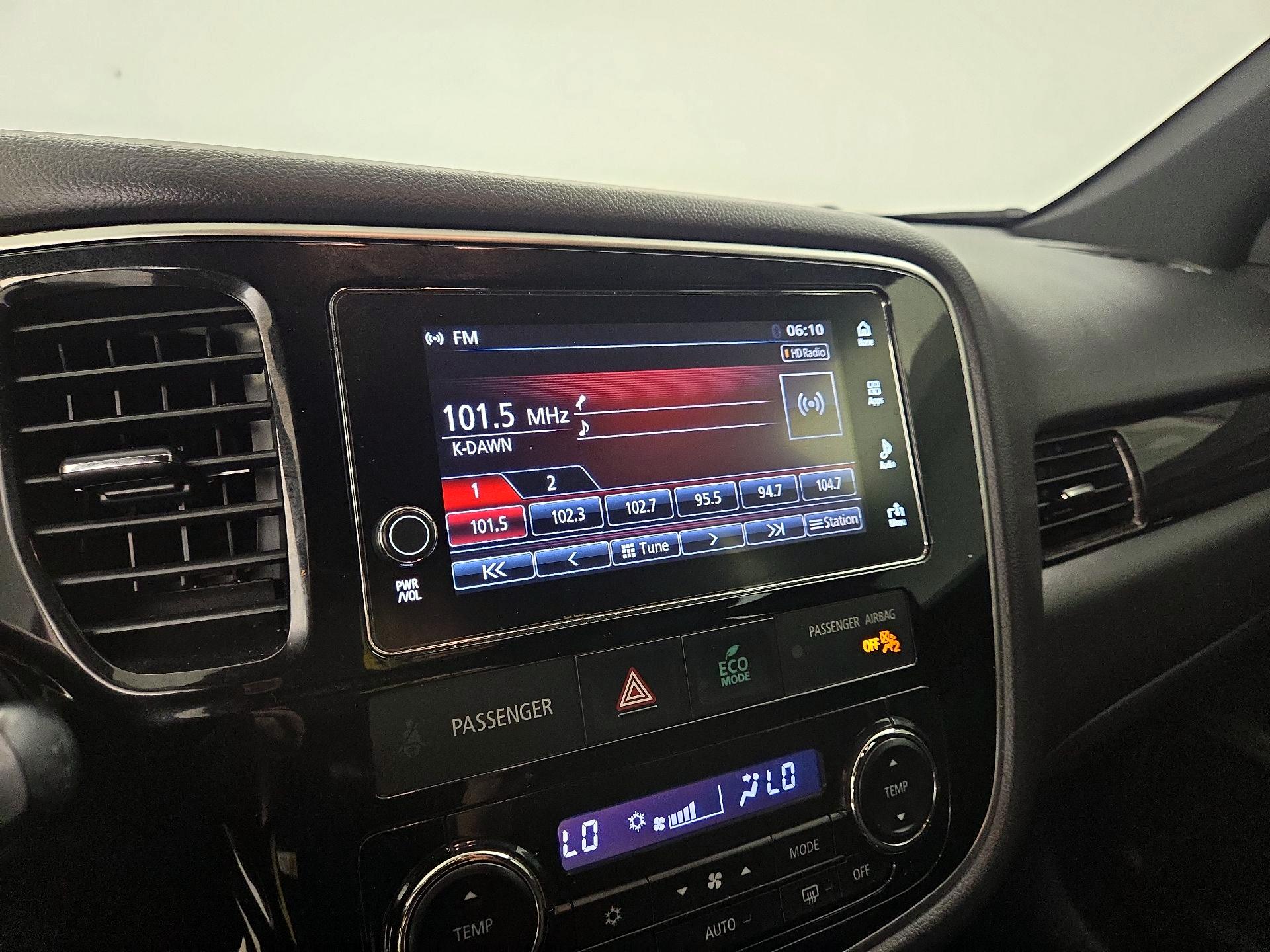 Thumbnail: 2018 Mitsubishi Outlander - 15