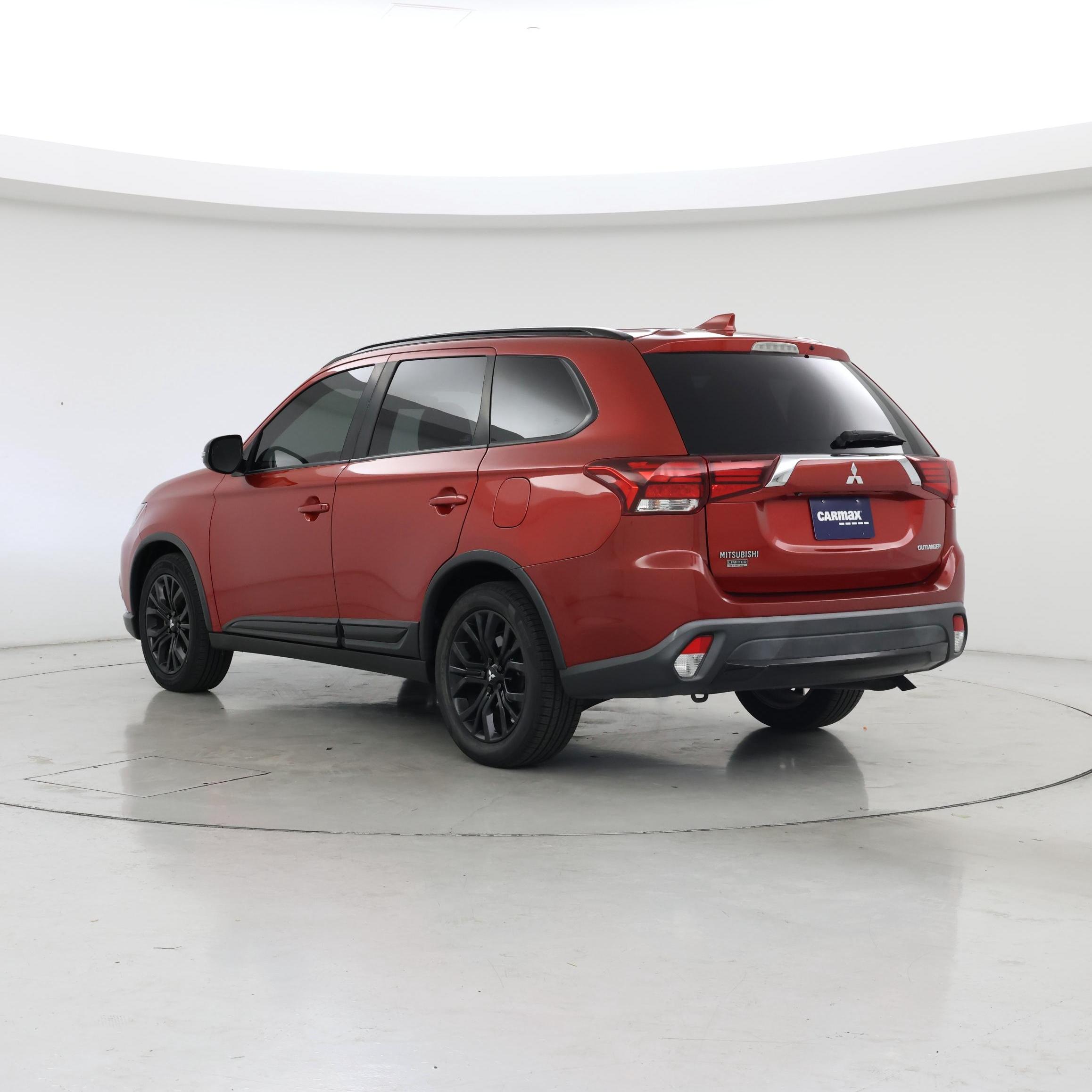 Thumbnail: 2018 Mitsubishi Outlander - 2