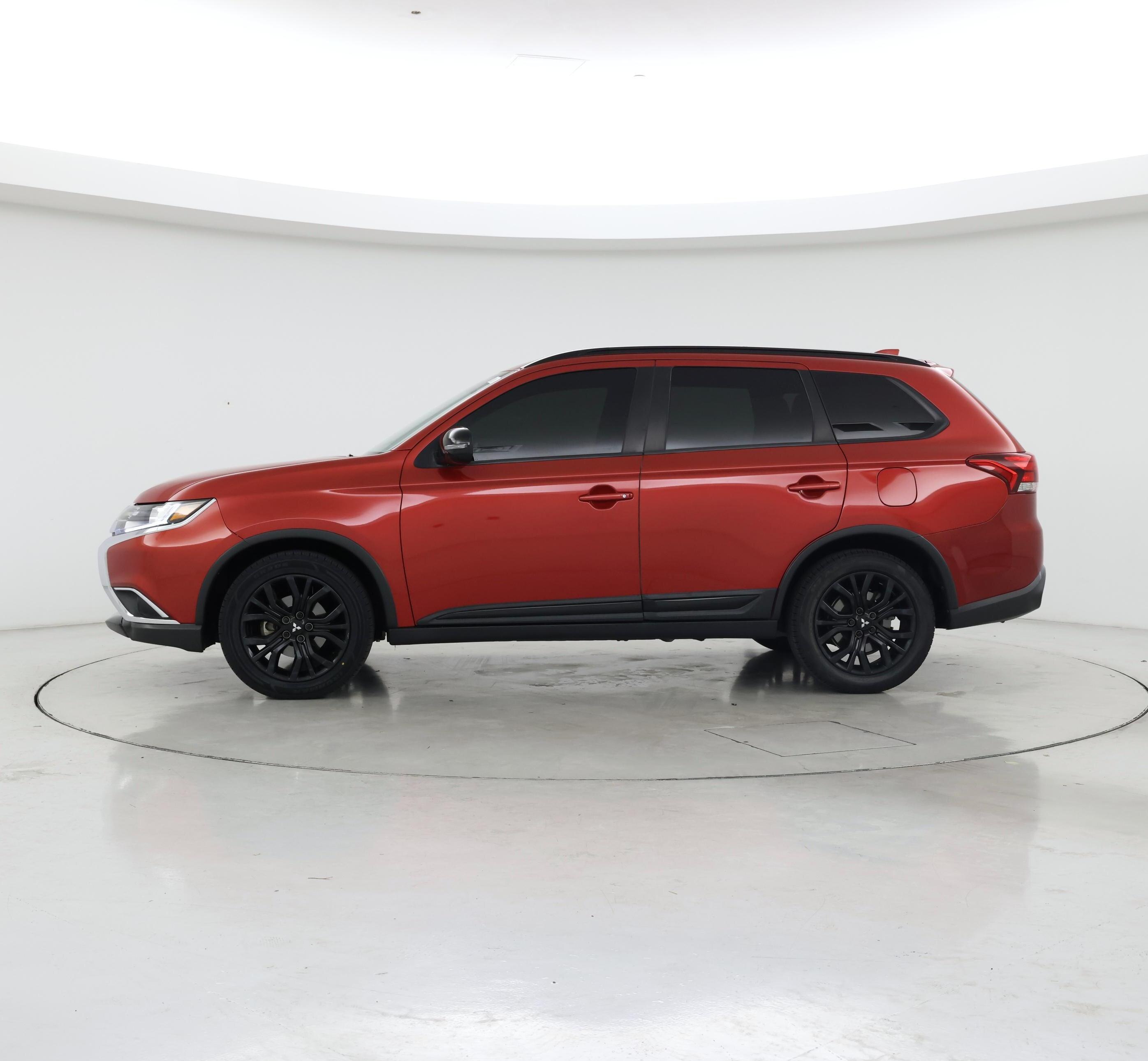 Thumbnail: 2018 Mitsubishi Outlander - 3