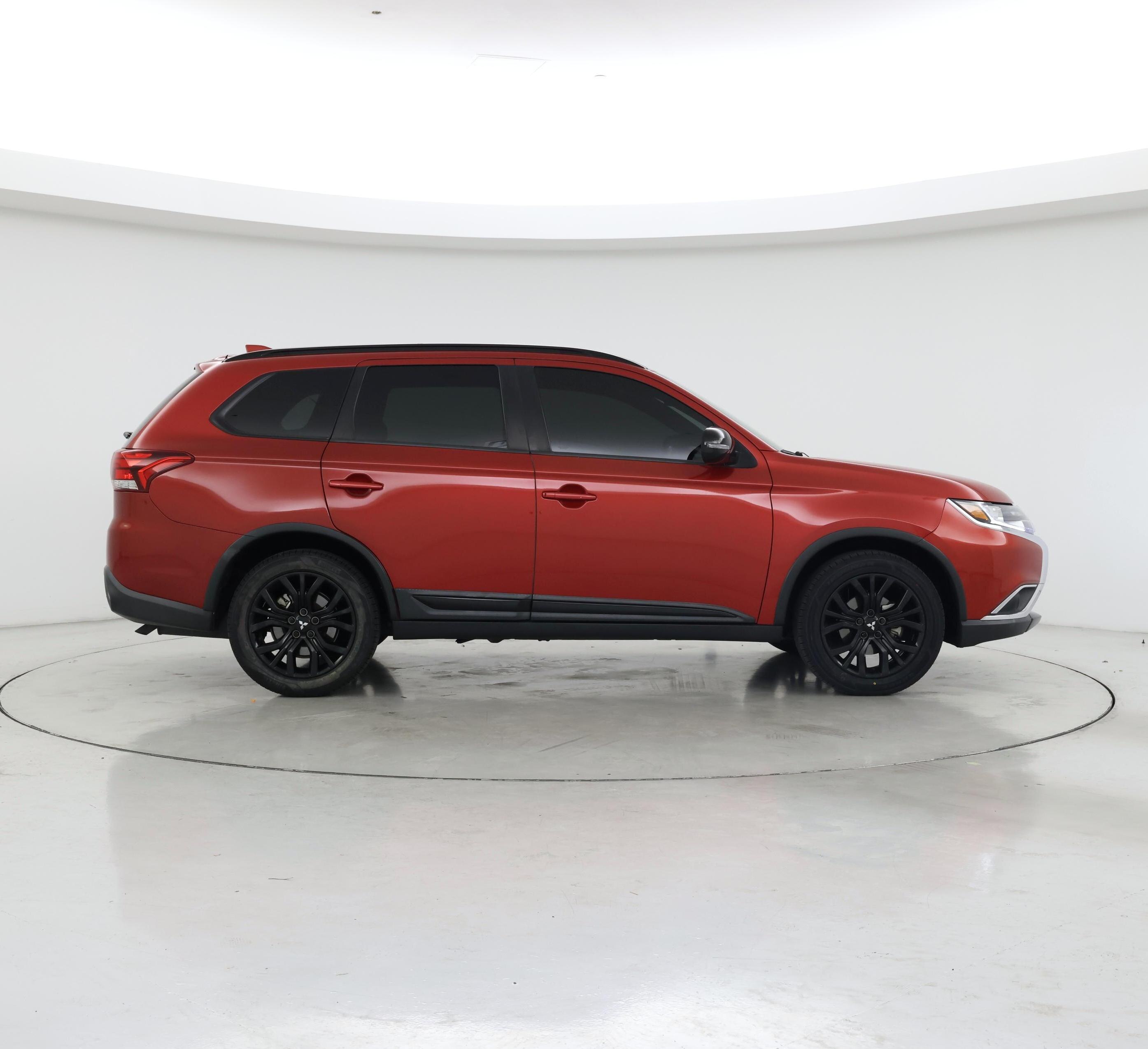Thumbnail: 2018 Mitsubishi Outlander - 7