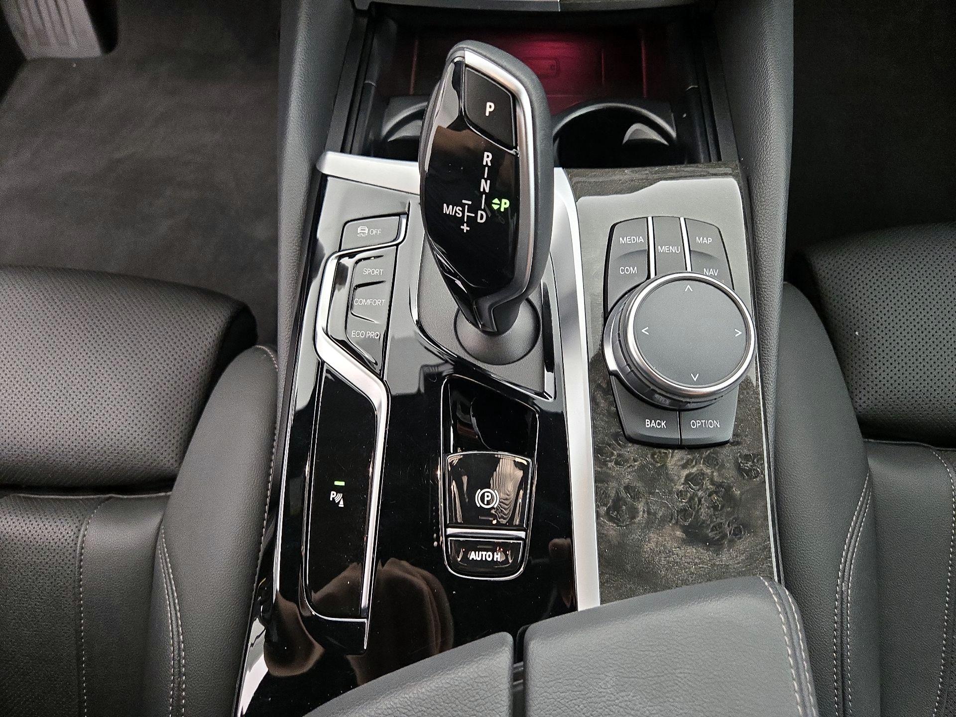 Thumbnail: 2023 BMW 5 Series - 18