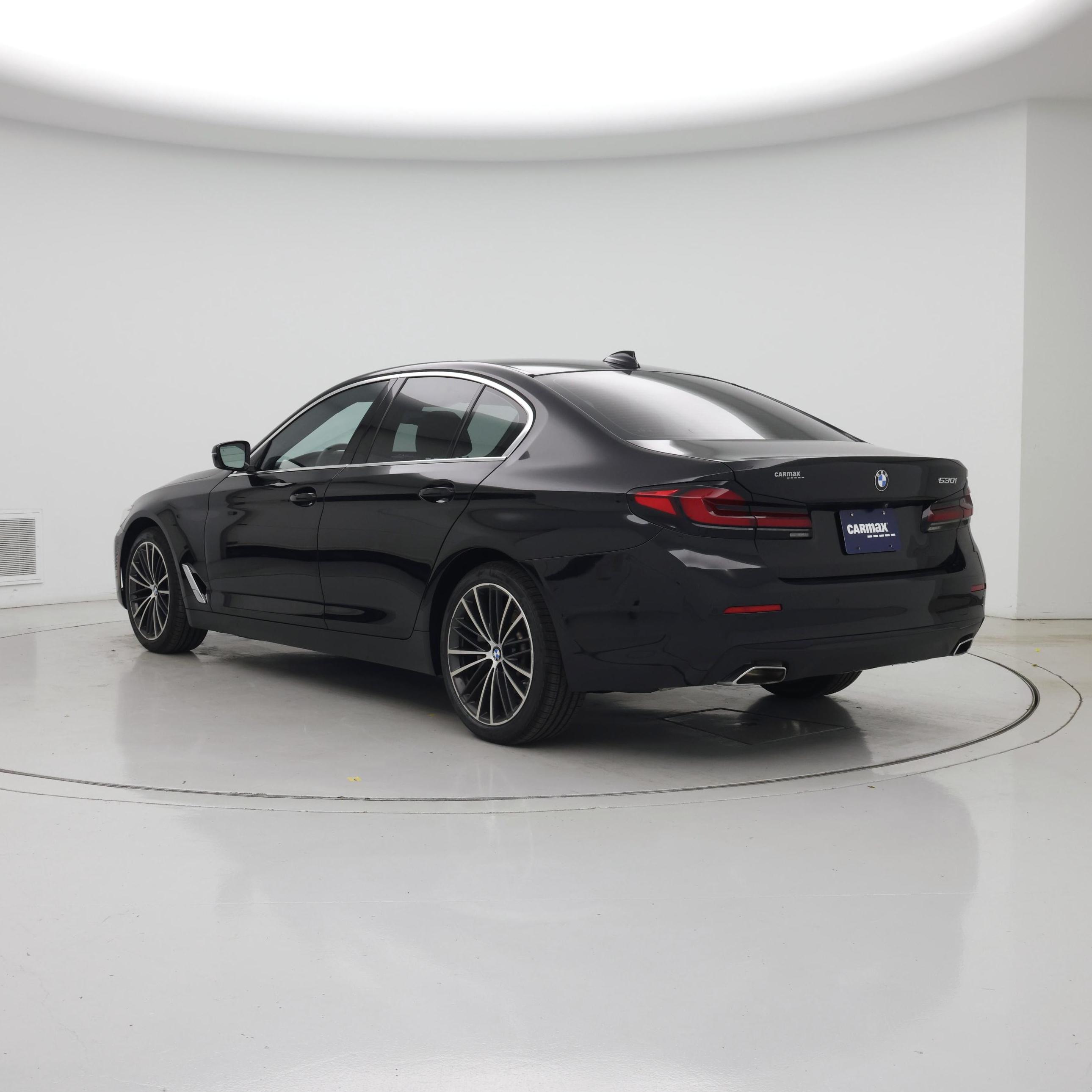 Thumbnail: 2023 BMW 5 Series - 2