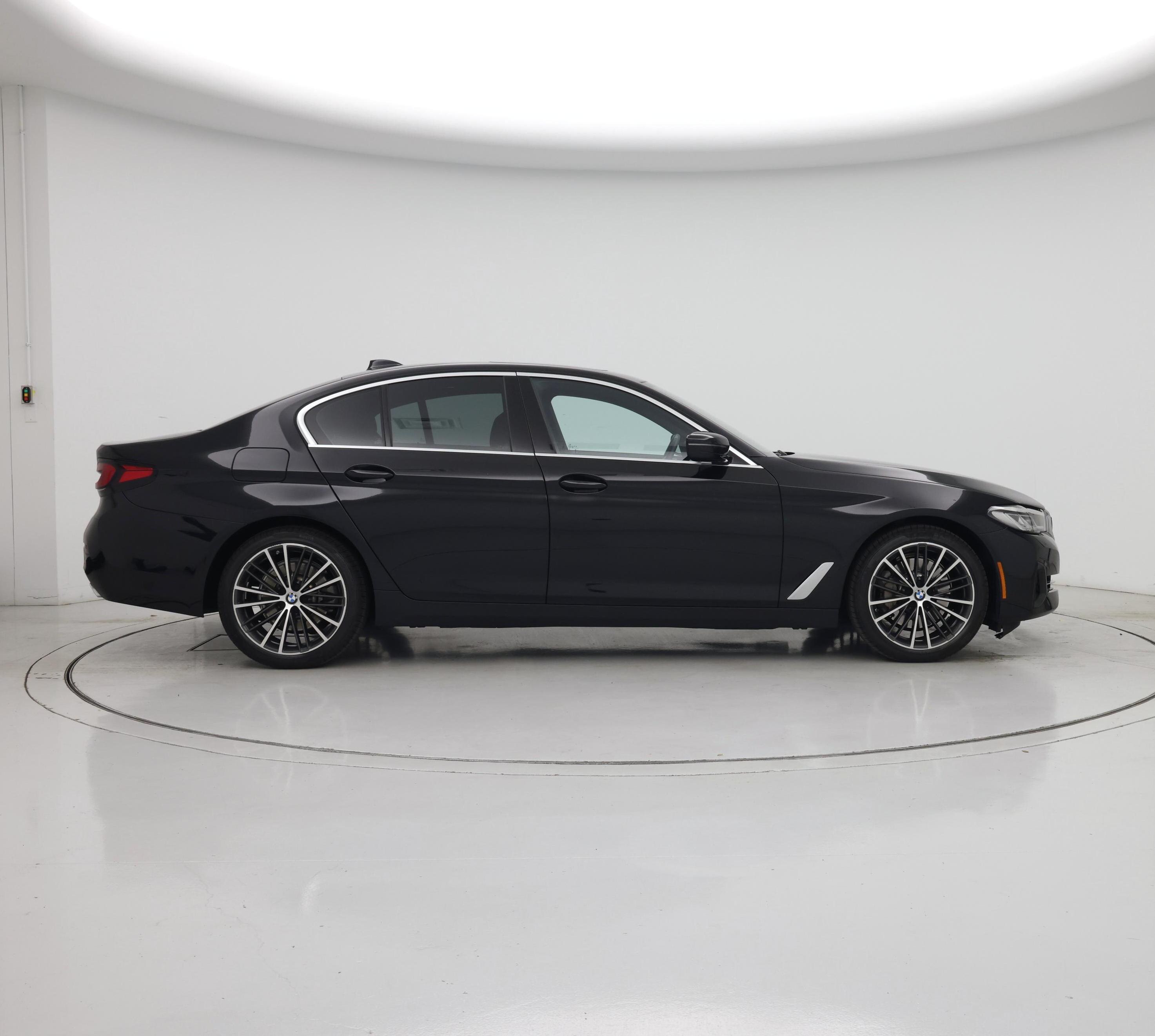 Thumbnail: 2023 BMW 5 Series - 7