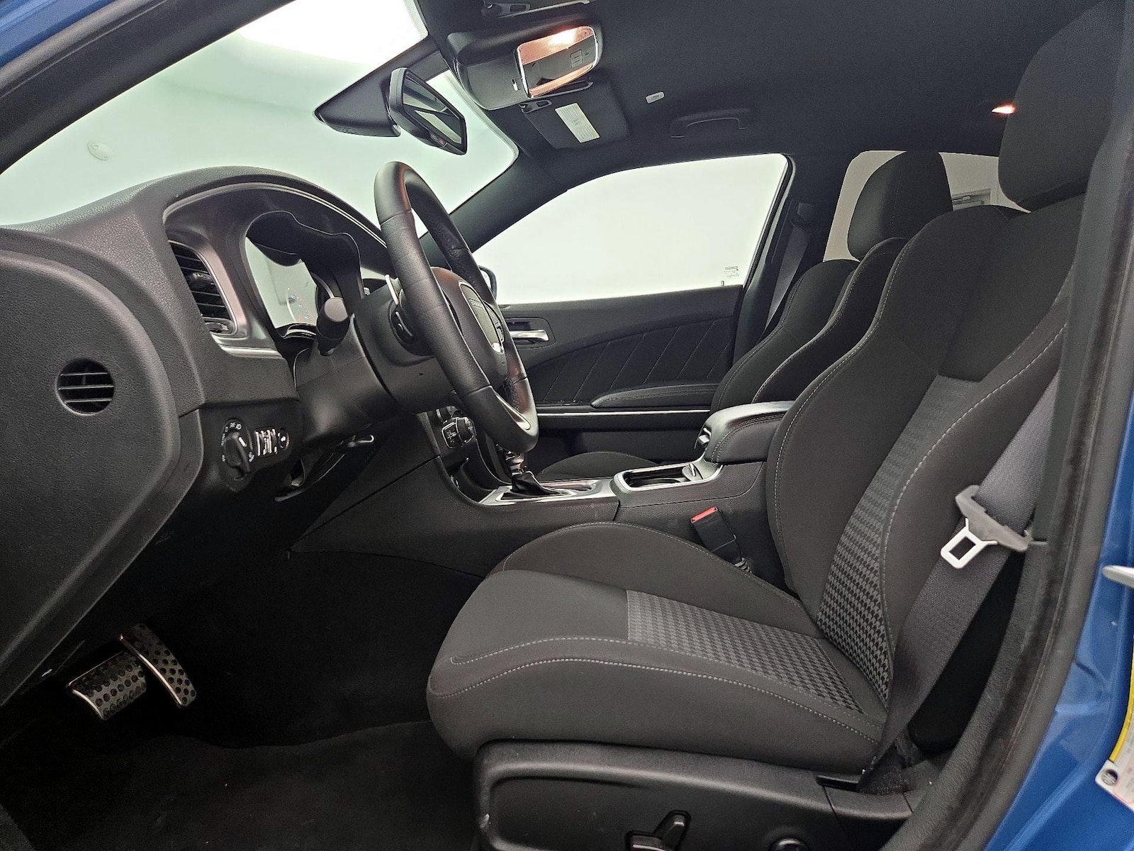 Power Seat(s) & Side Airbags