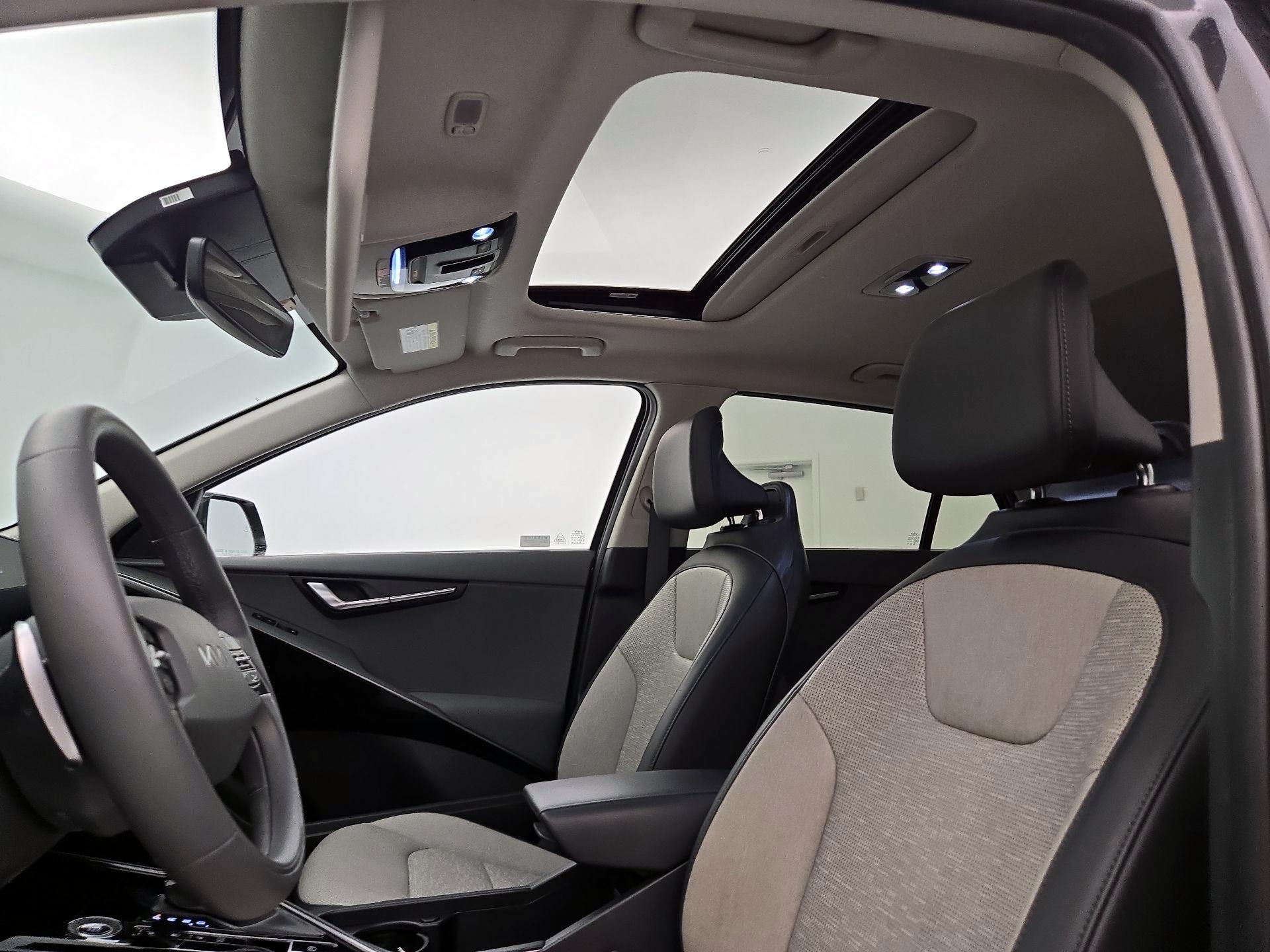 Thumbnail: 2023 Kia Niro - 20
