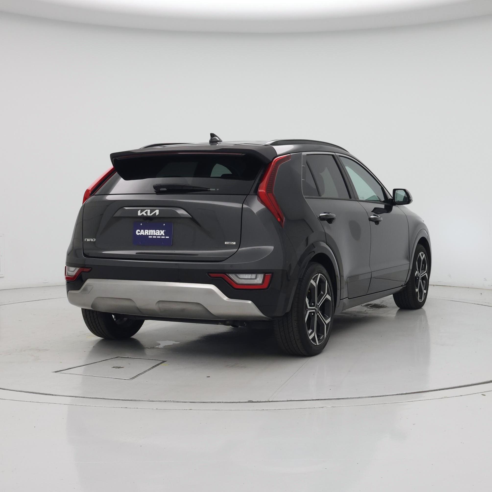 Thumbnail: 2023 Kia Niro - 8