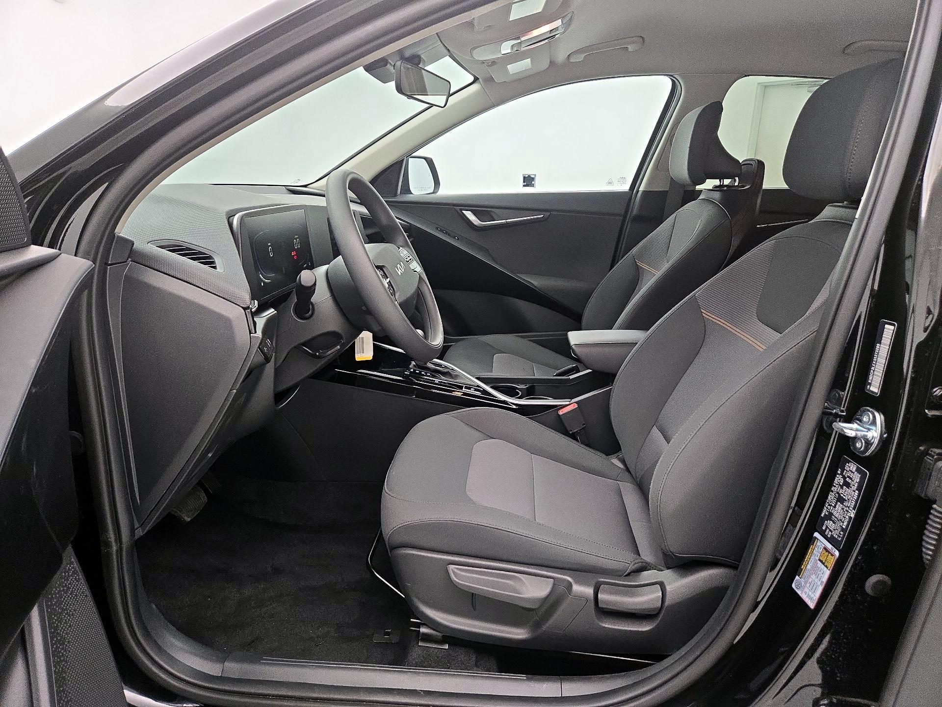 Thumbnail: 2025 Kia Niro - 11
