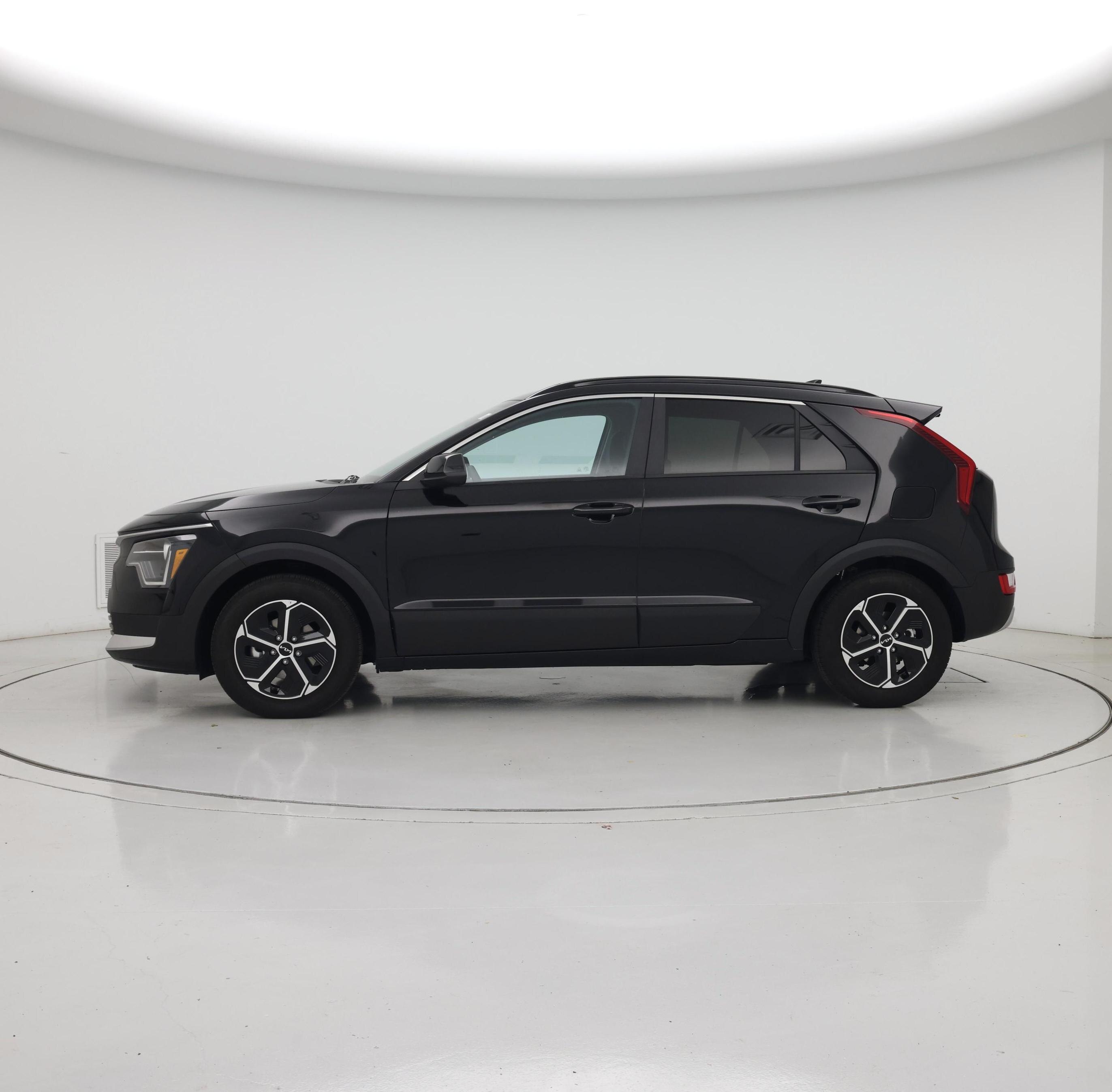 Thumbnail: 2025 Kia Niro - 3