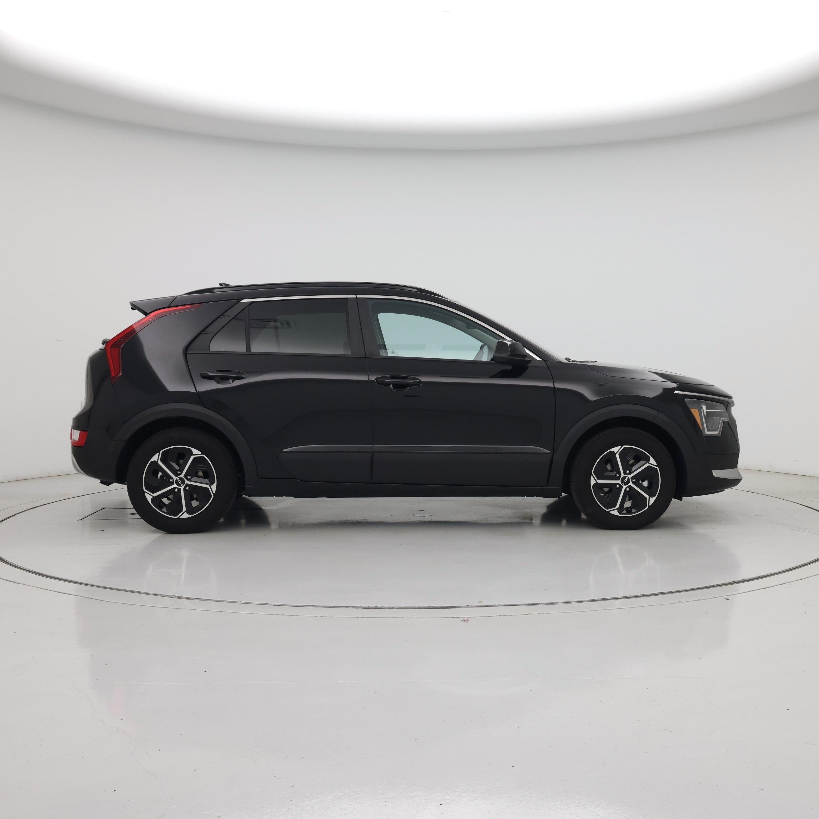 Thumbnail: 2025 Kia Niro - 7