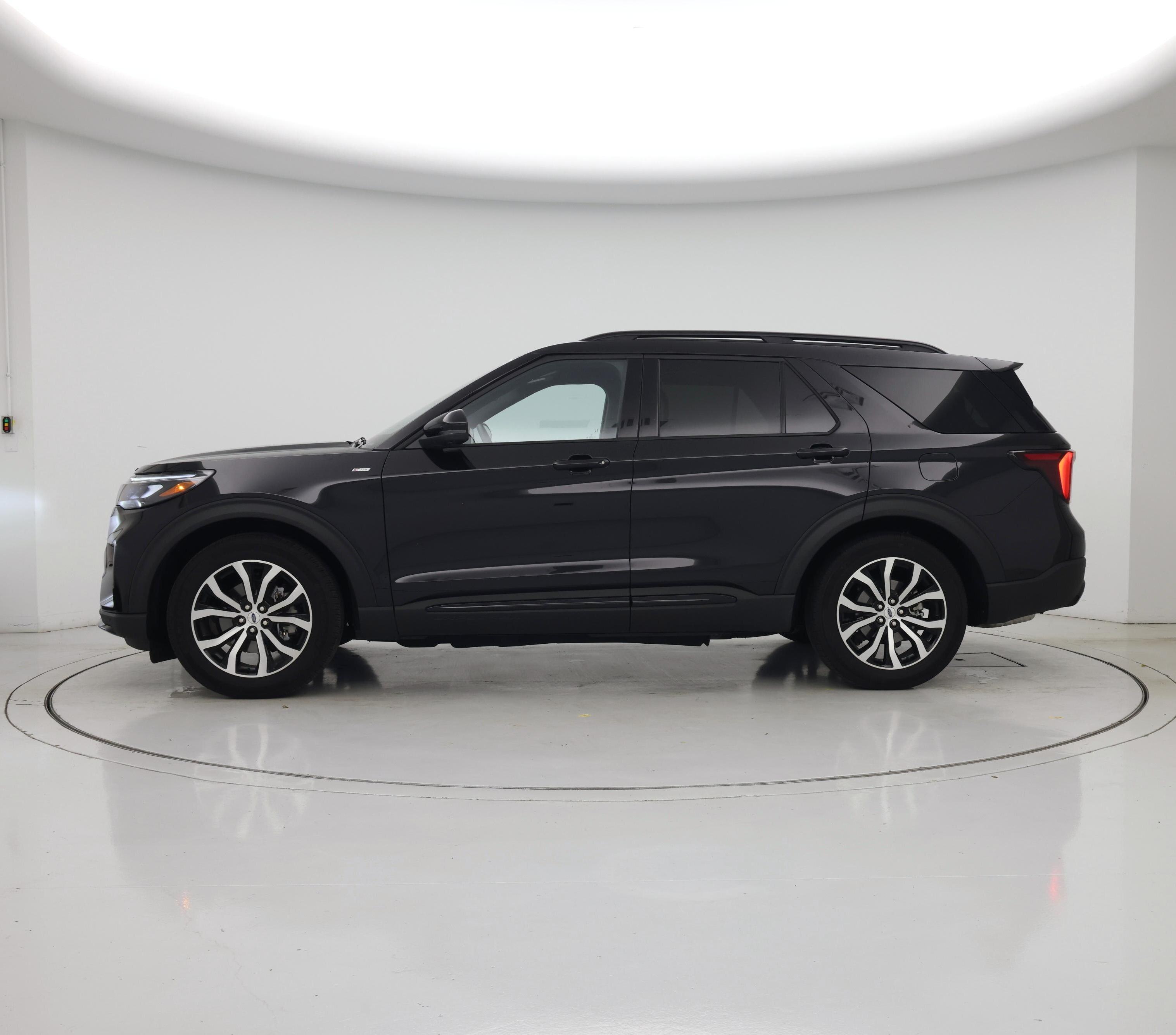 Thumbnail: 2025 Ford Explorer - 3