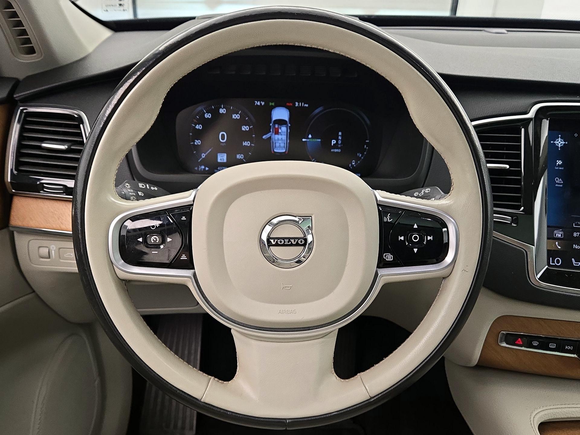 Thumbnail: 2021 Volvo XC90 - 10