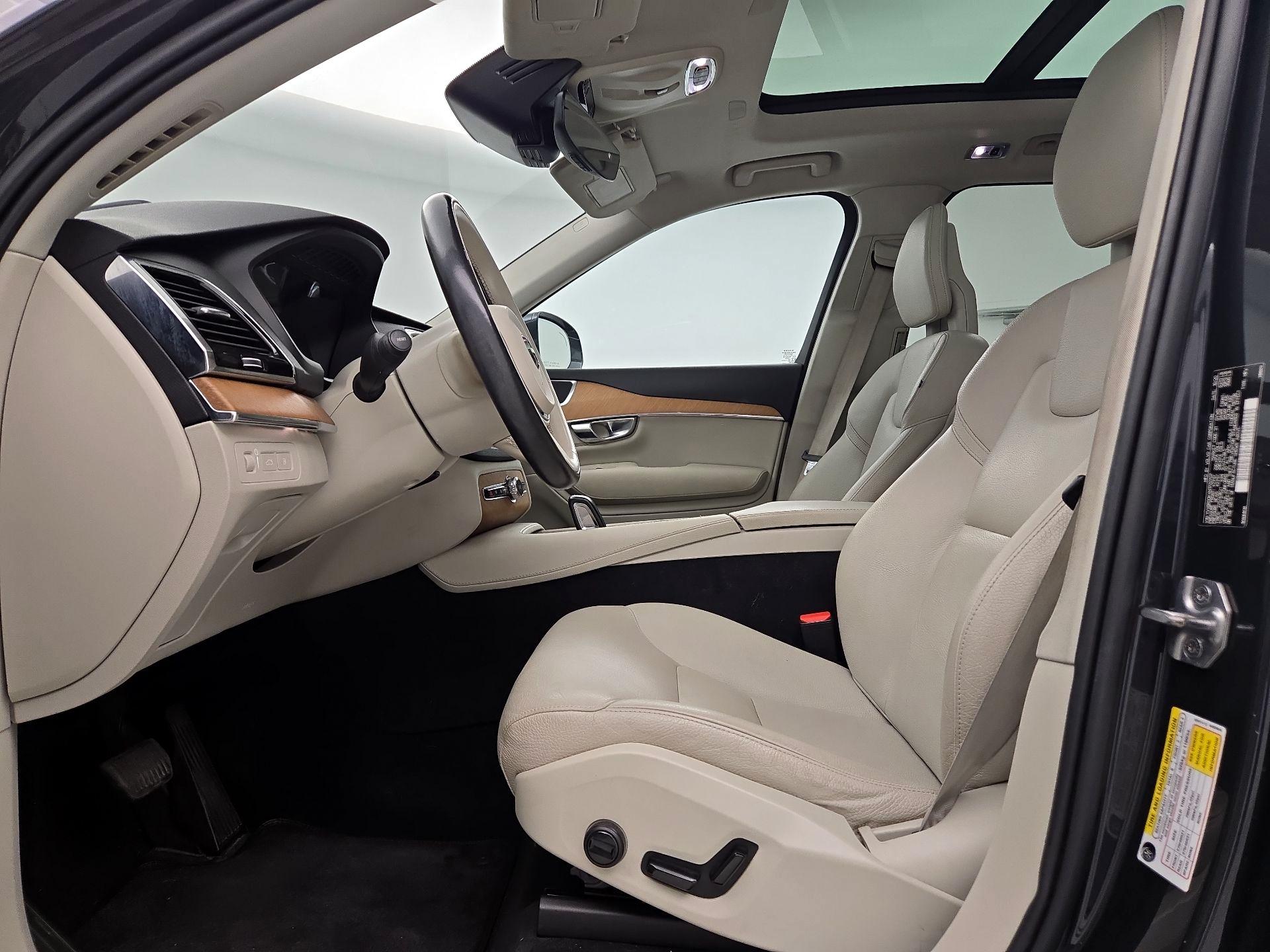 Thumbnail: 2021 Volvo XC90 - 11