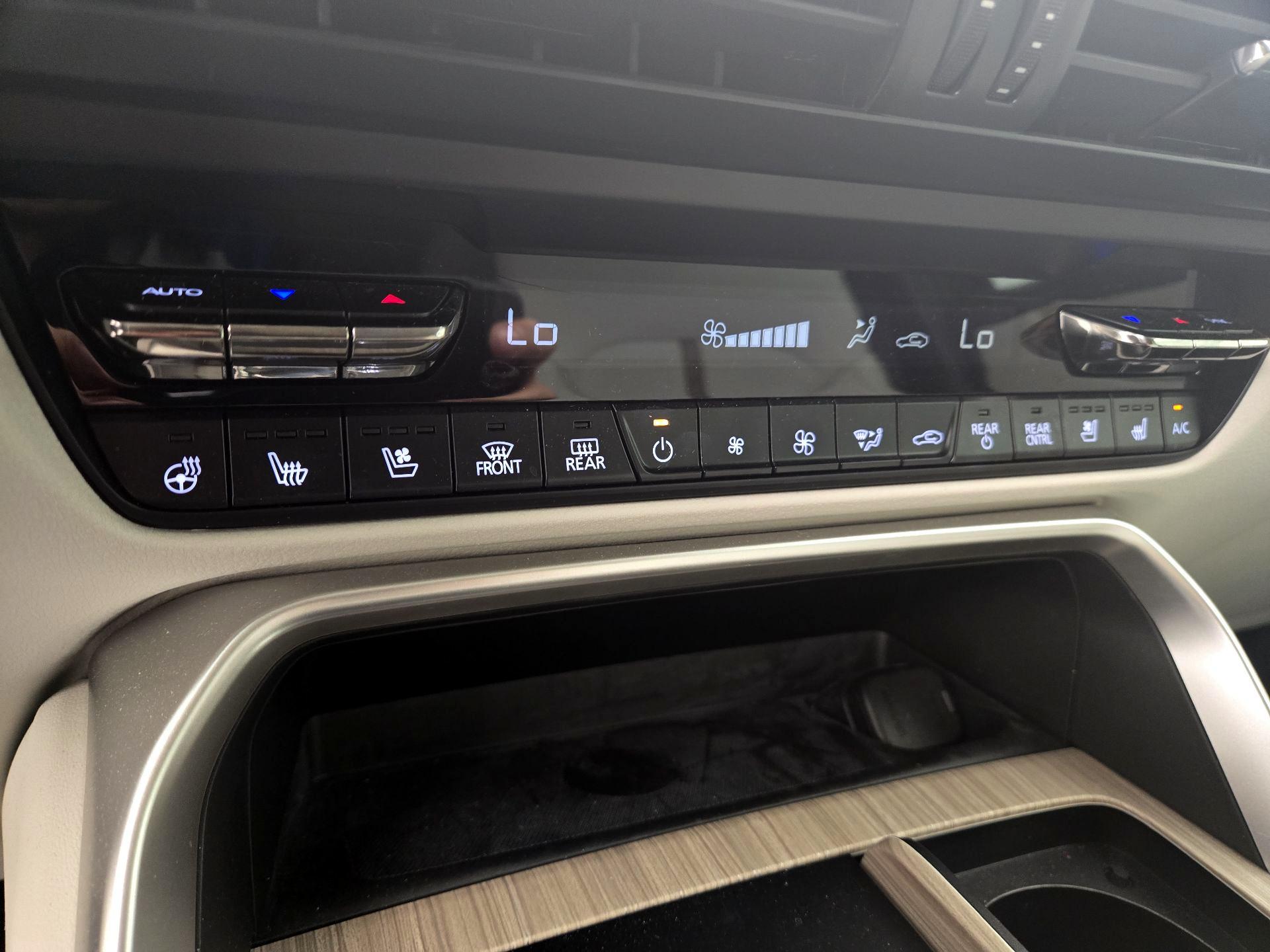 Thumbnail: 2024 Mazda CX-90 - 17