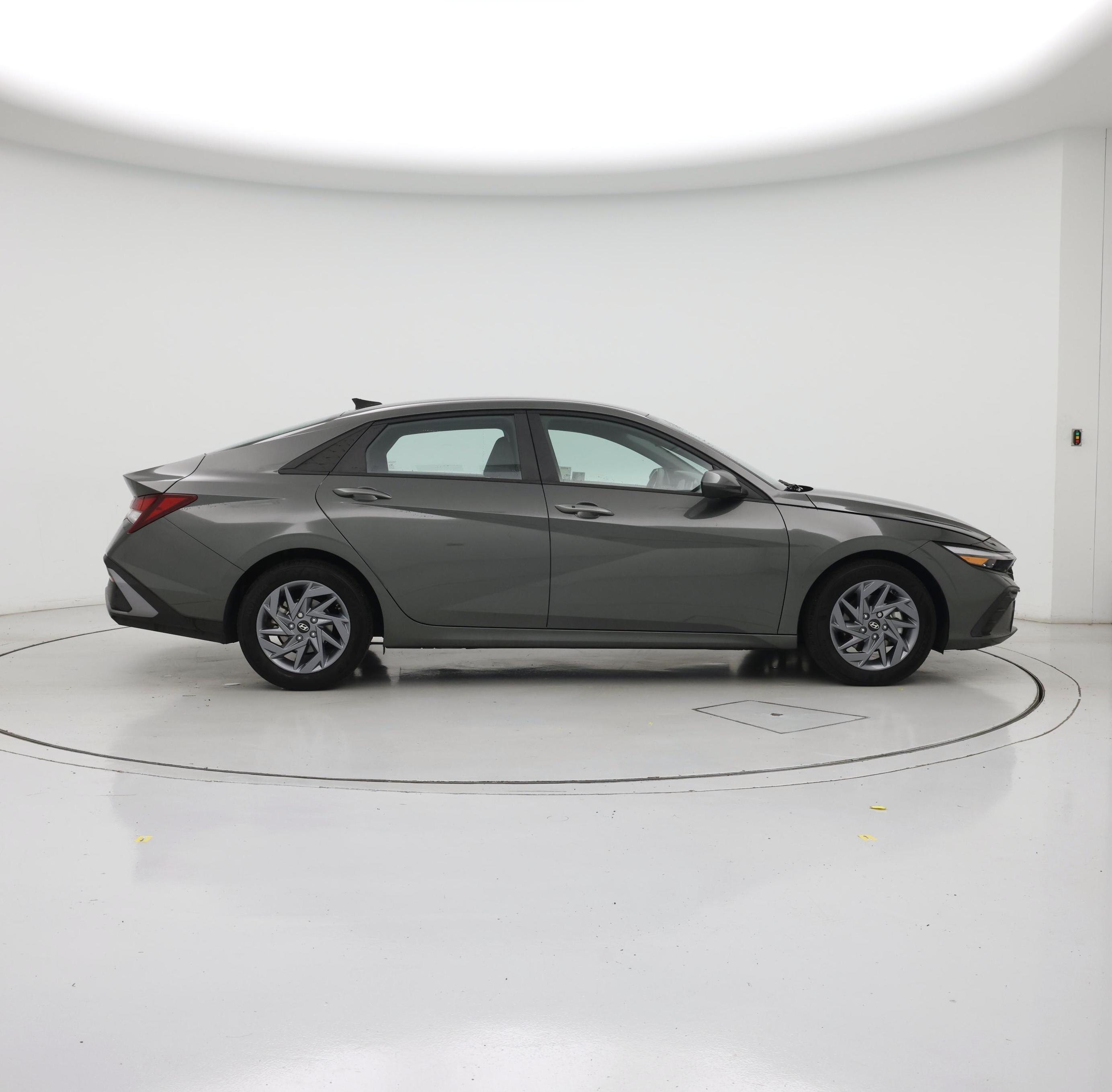 Thumbnail: 2024 Hyundai Elantra - 7