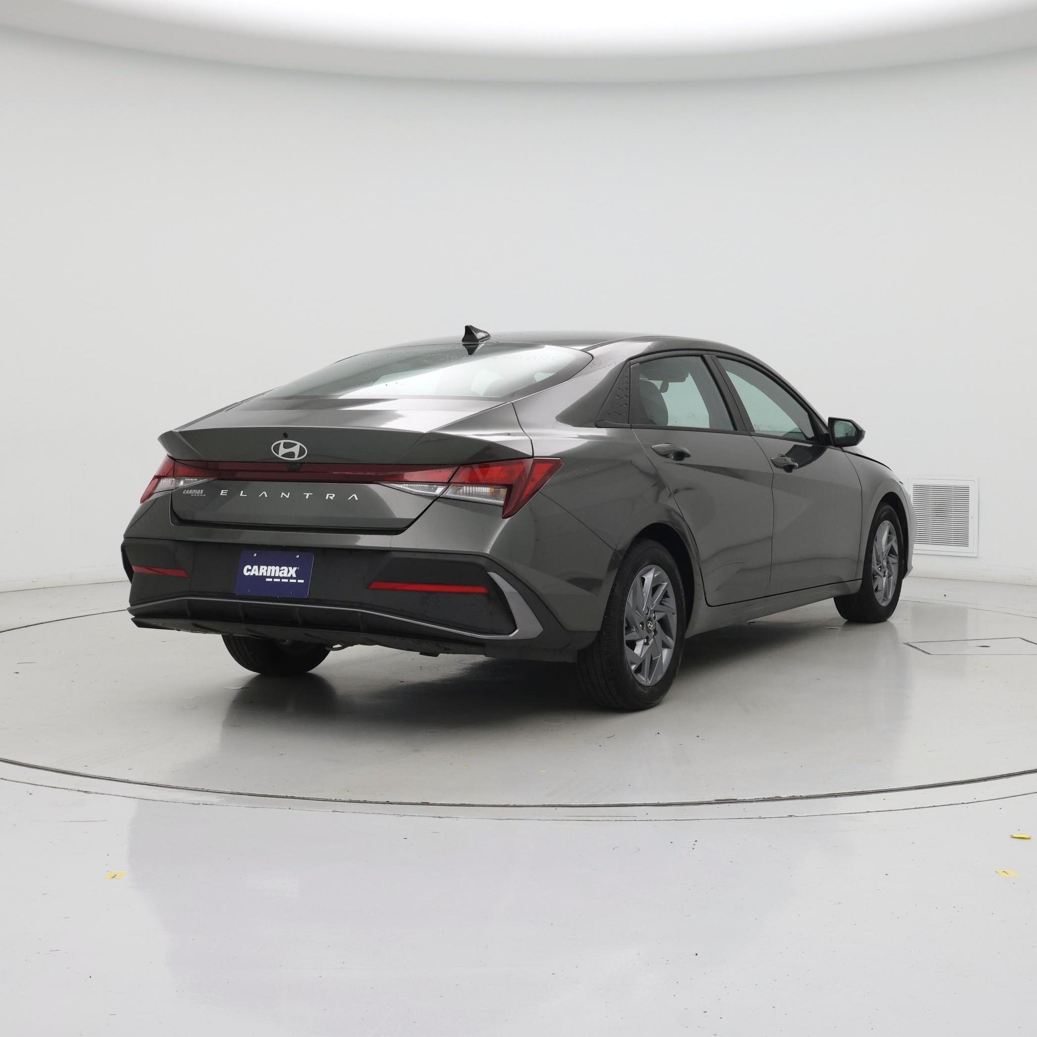 Thumbnail: 2024 Hyundai Elantra - 8