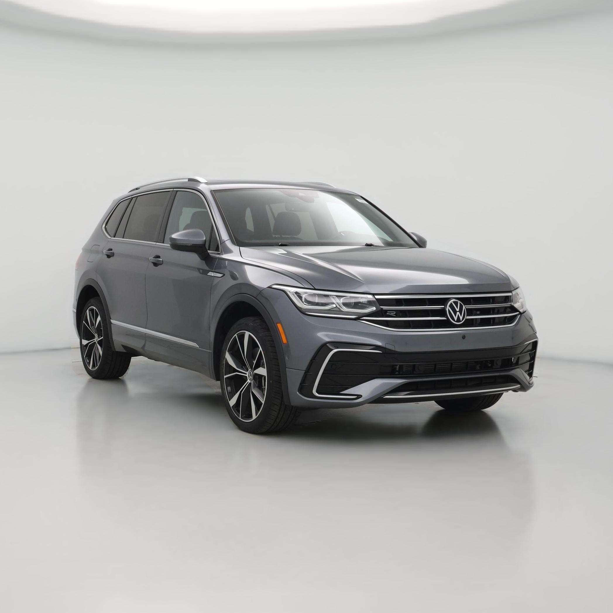 Thumbnail: 2022 Volkswagen Tiguan - 1