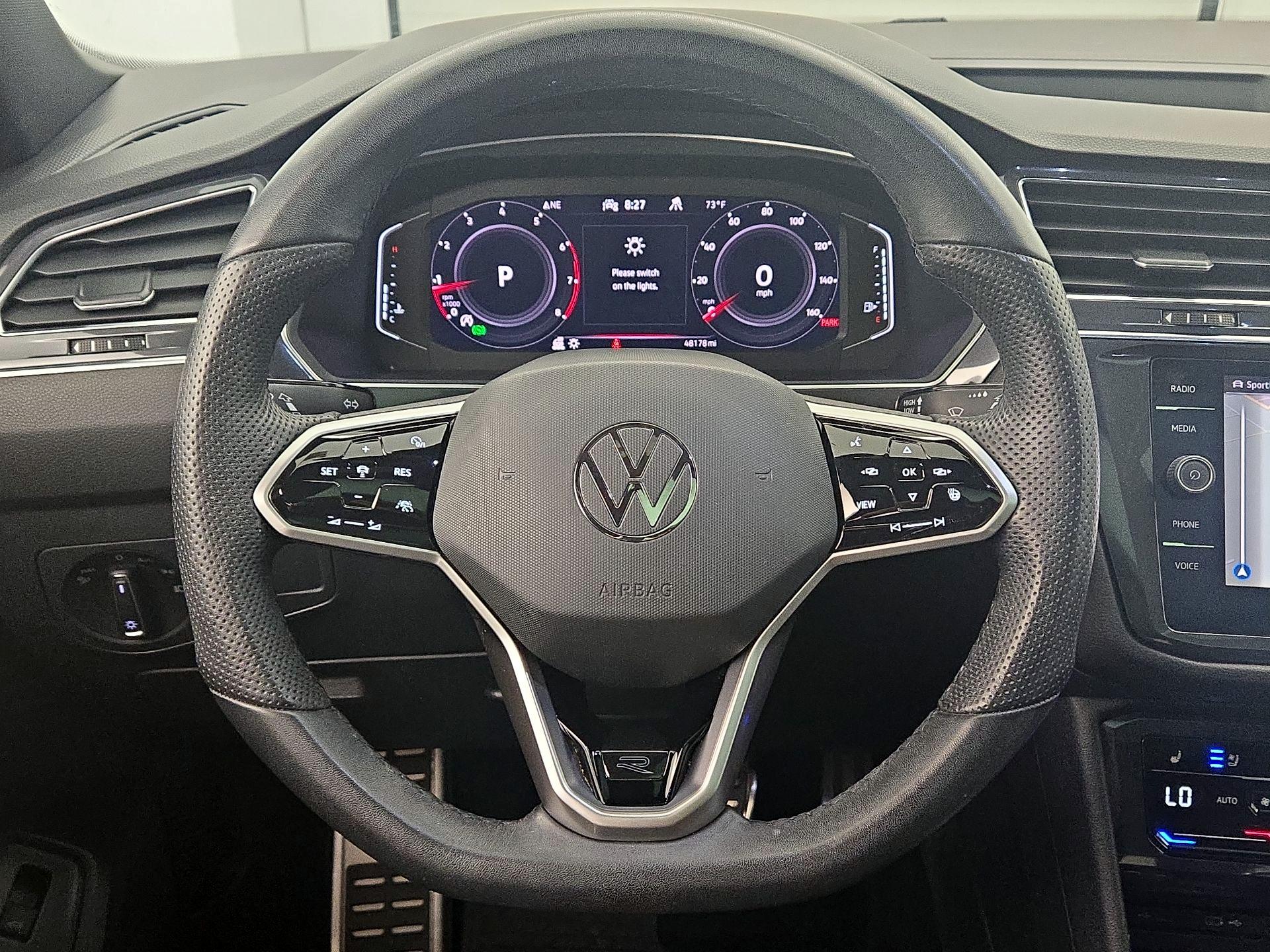 Thumbnail: 2022 Volkswagen Tiguan - 10