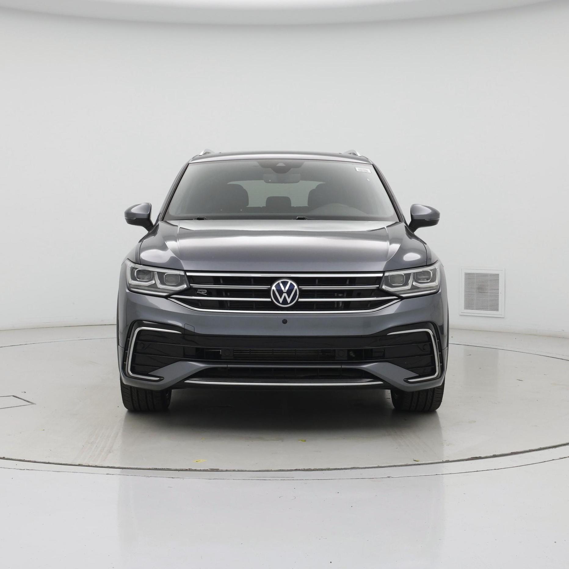 Thumbnail: 2022 Volkswagen Tiguan - 5