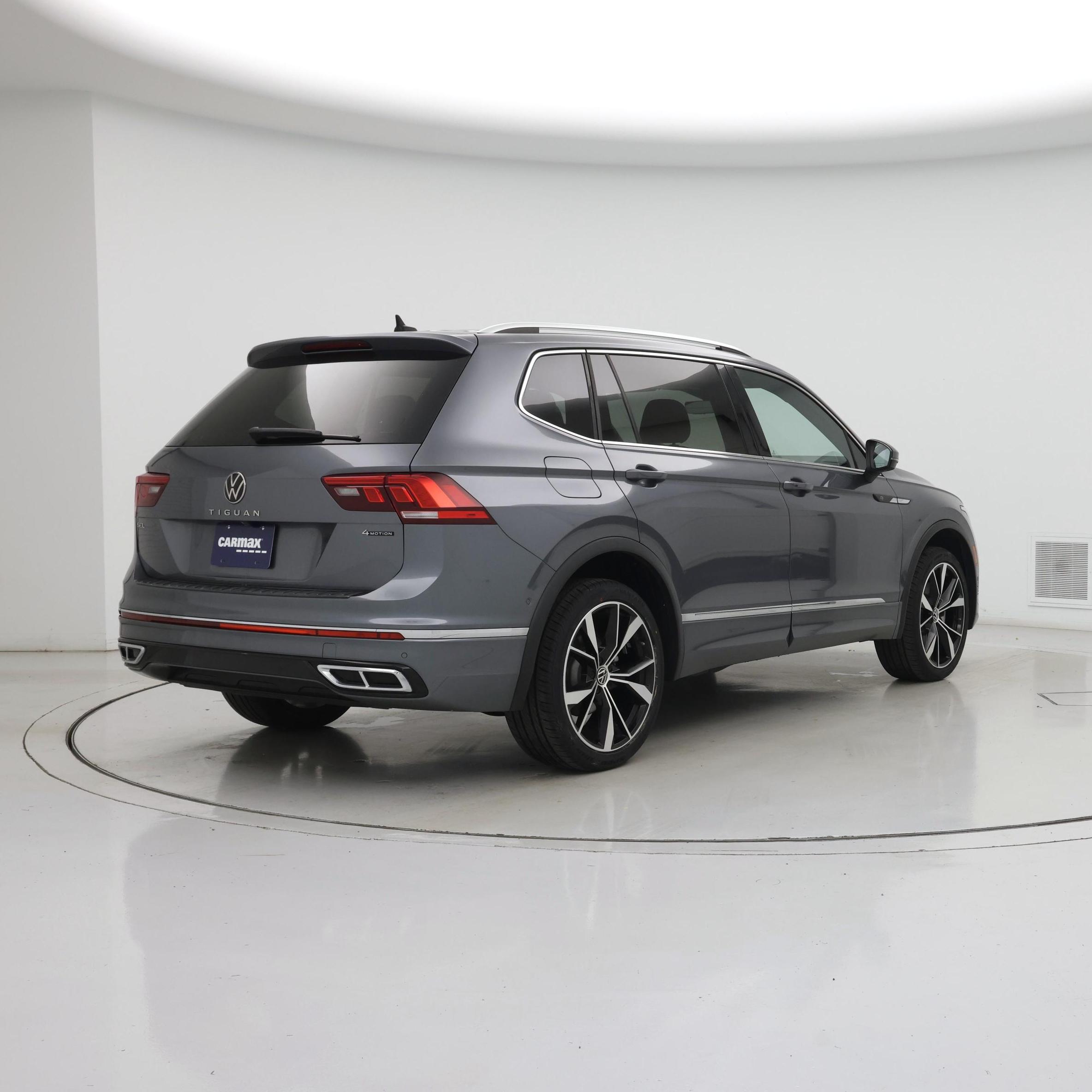 Thumbnail: 2022 Volkswagen Tiguan - 8