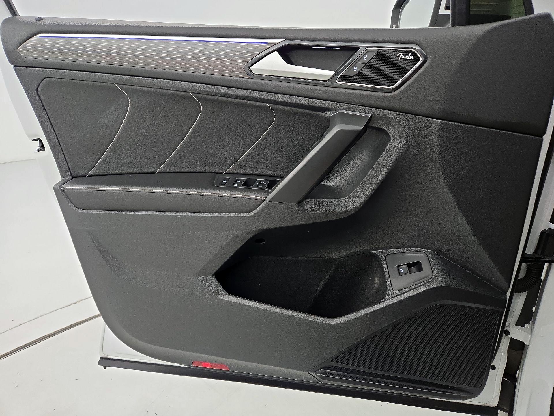 Thumbnail: 2022 Volkswagen Tiguan - 12