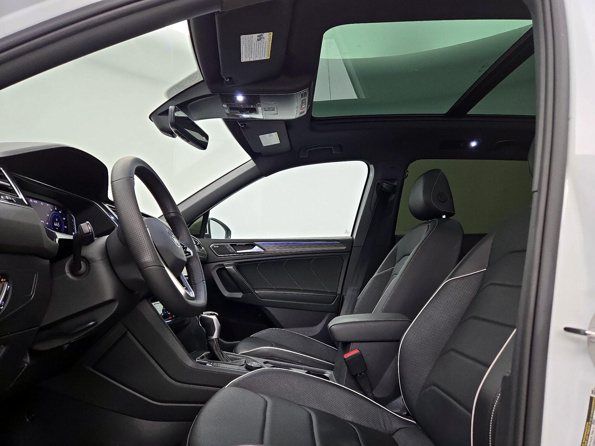 Thumbnail: 2022 Volkswagen Tiguan - 19