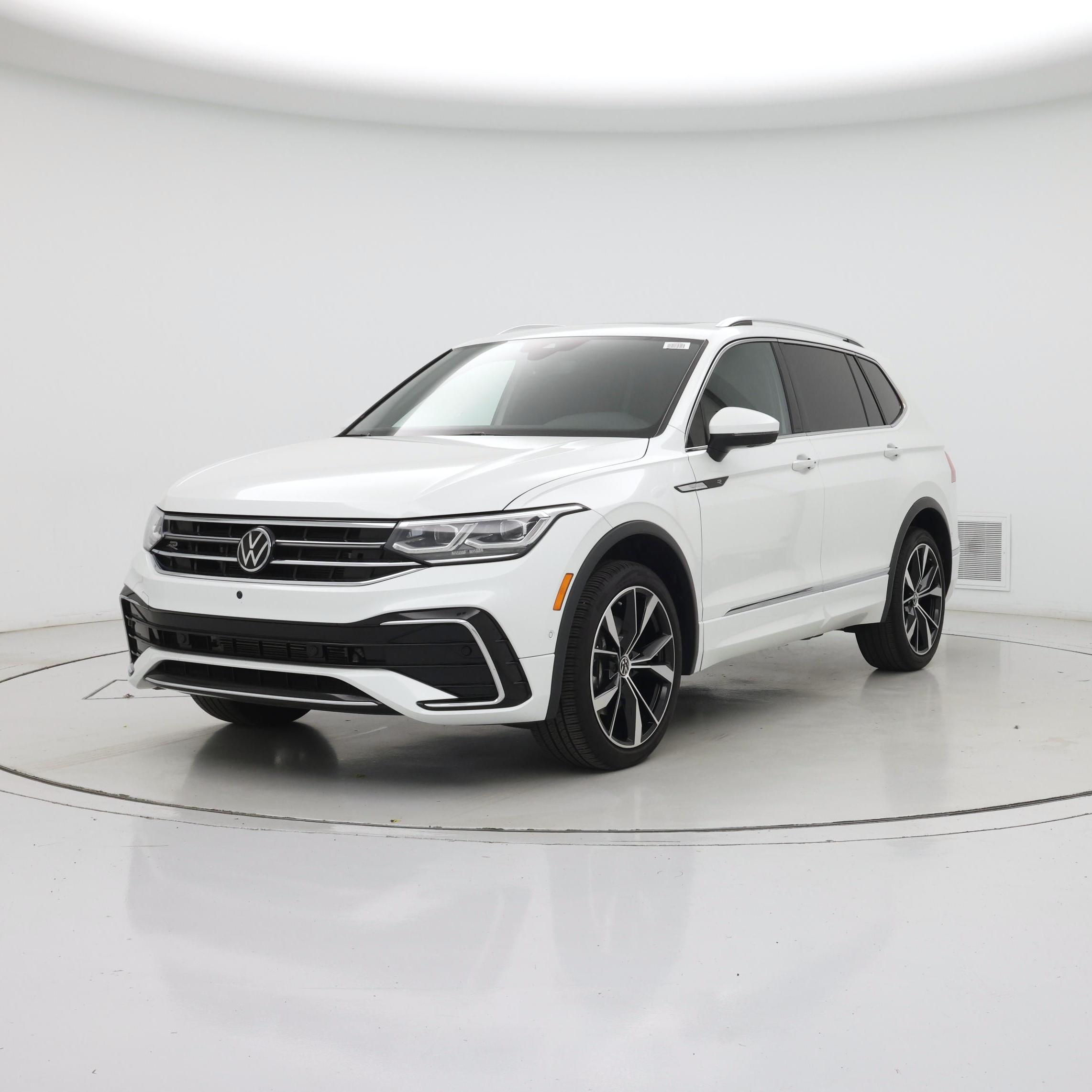Thumbnail: 2022 Volkswagen Tiguan - 4