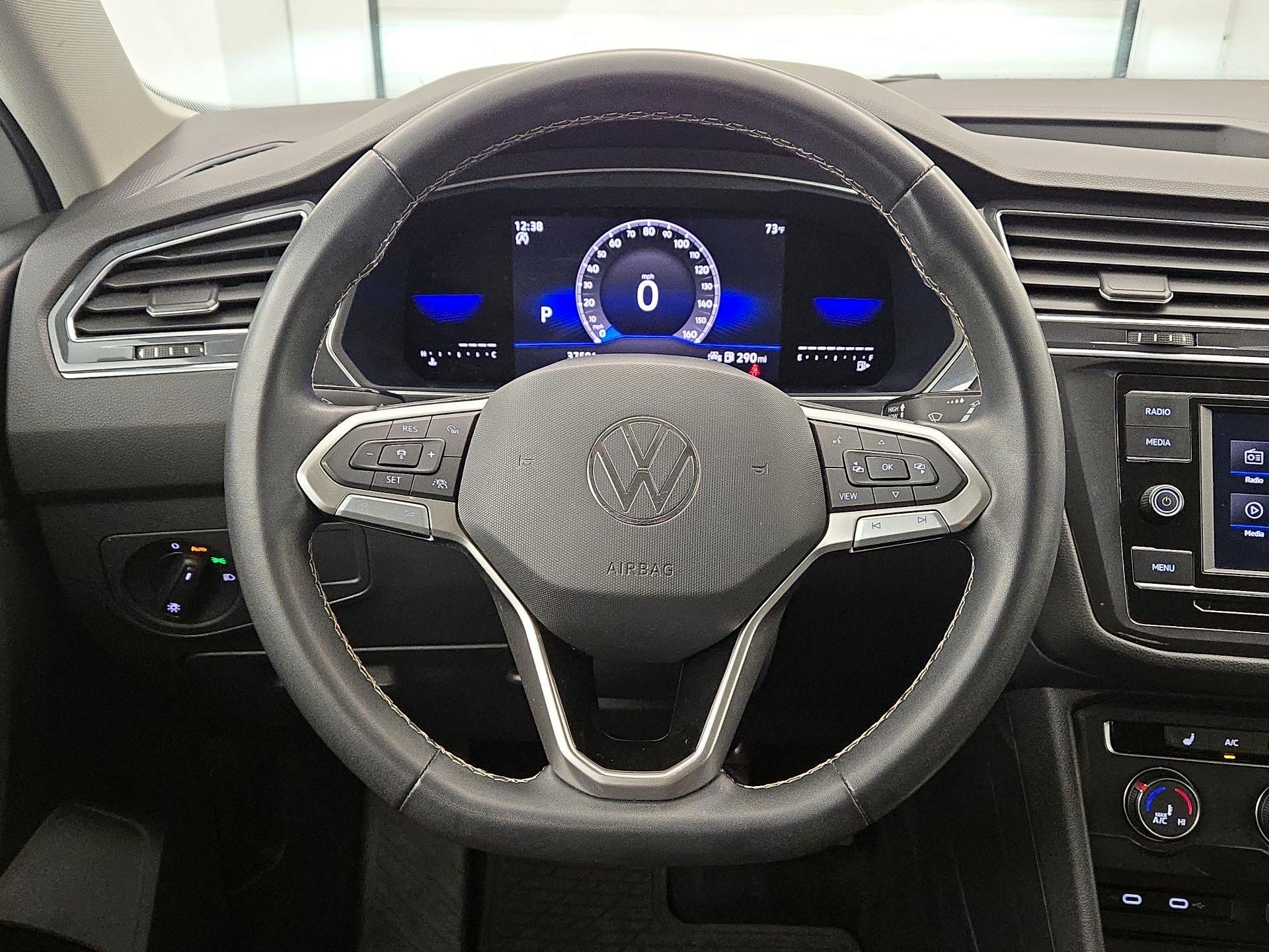 Thumbnail: 2023 Volkswagen Tiguan - 10