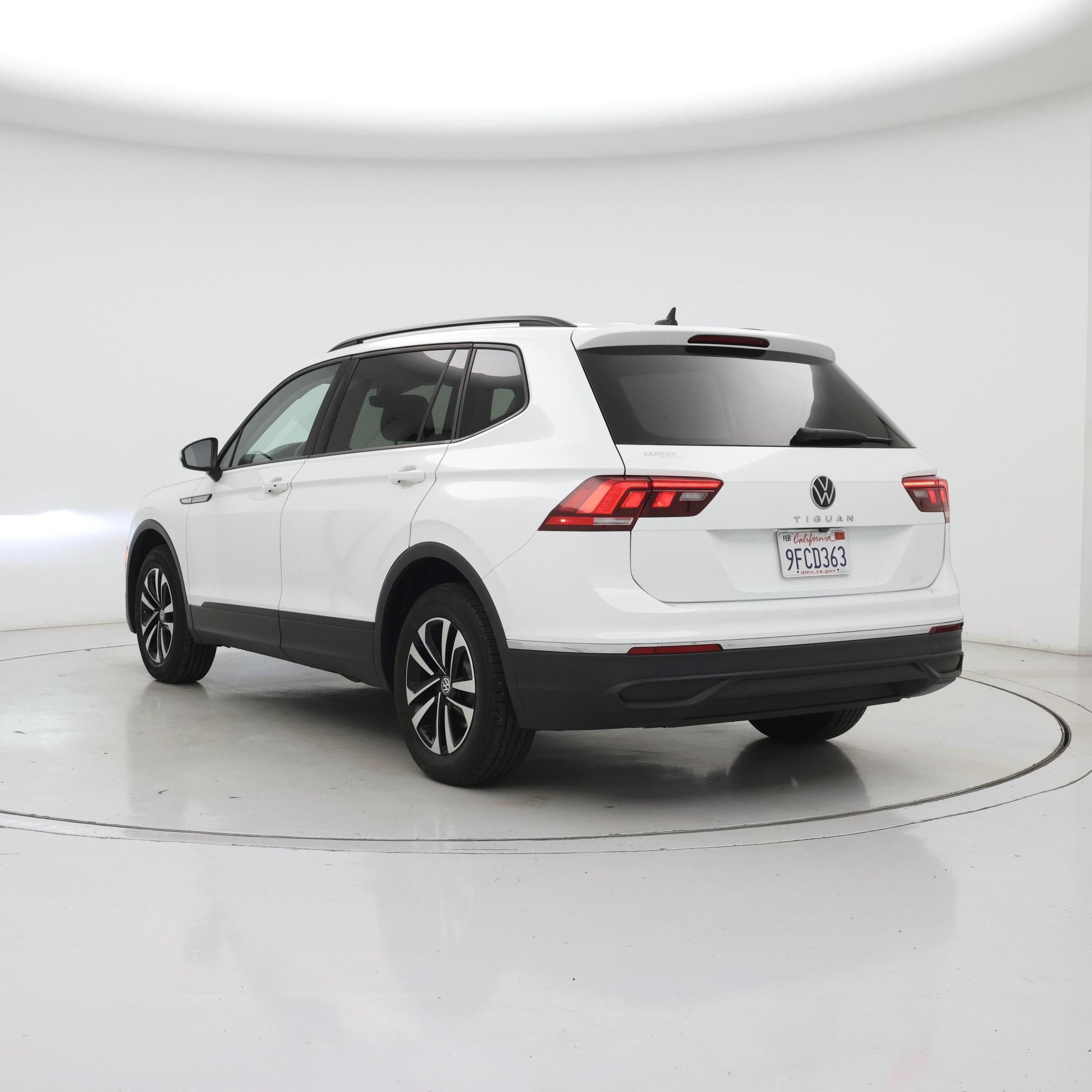 Thumbnail: 2023 Volkswagen Tiguan - 2