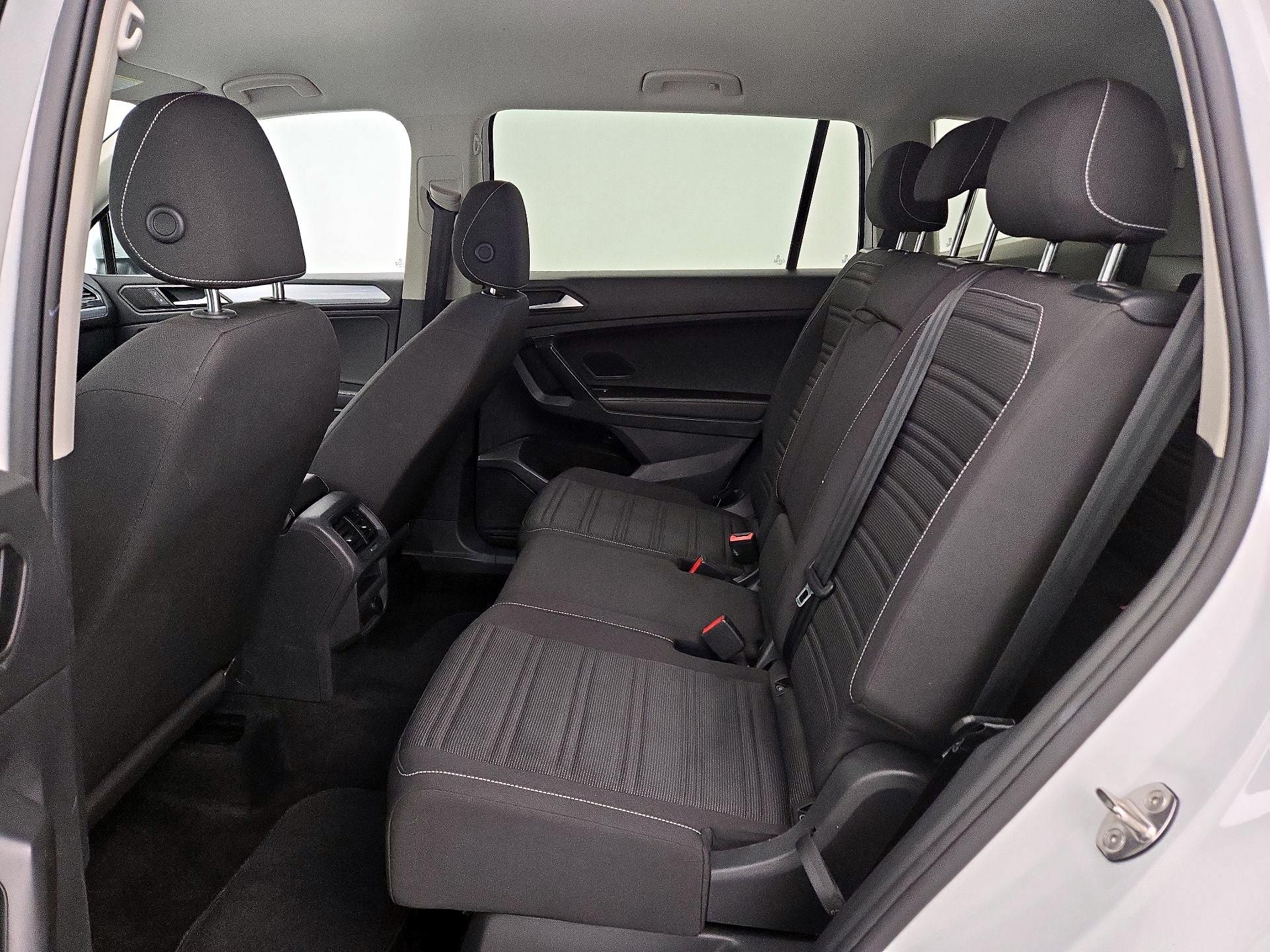 Thumbnail: 2023 Volkswagen Tiguan - 19