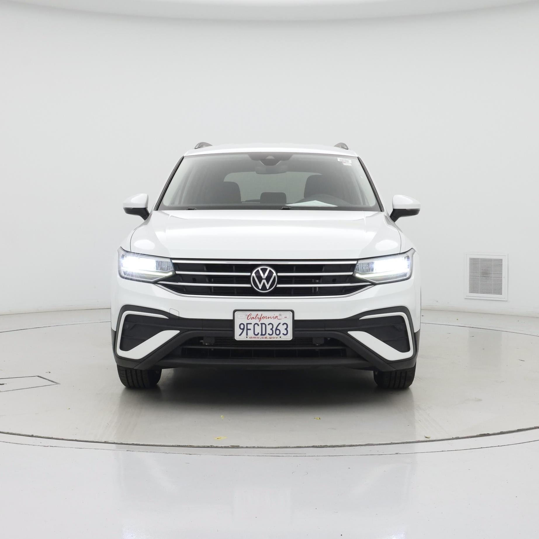 Thumbnail: 2023 Volkswagen Tiguan - 5