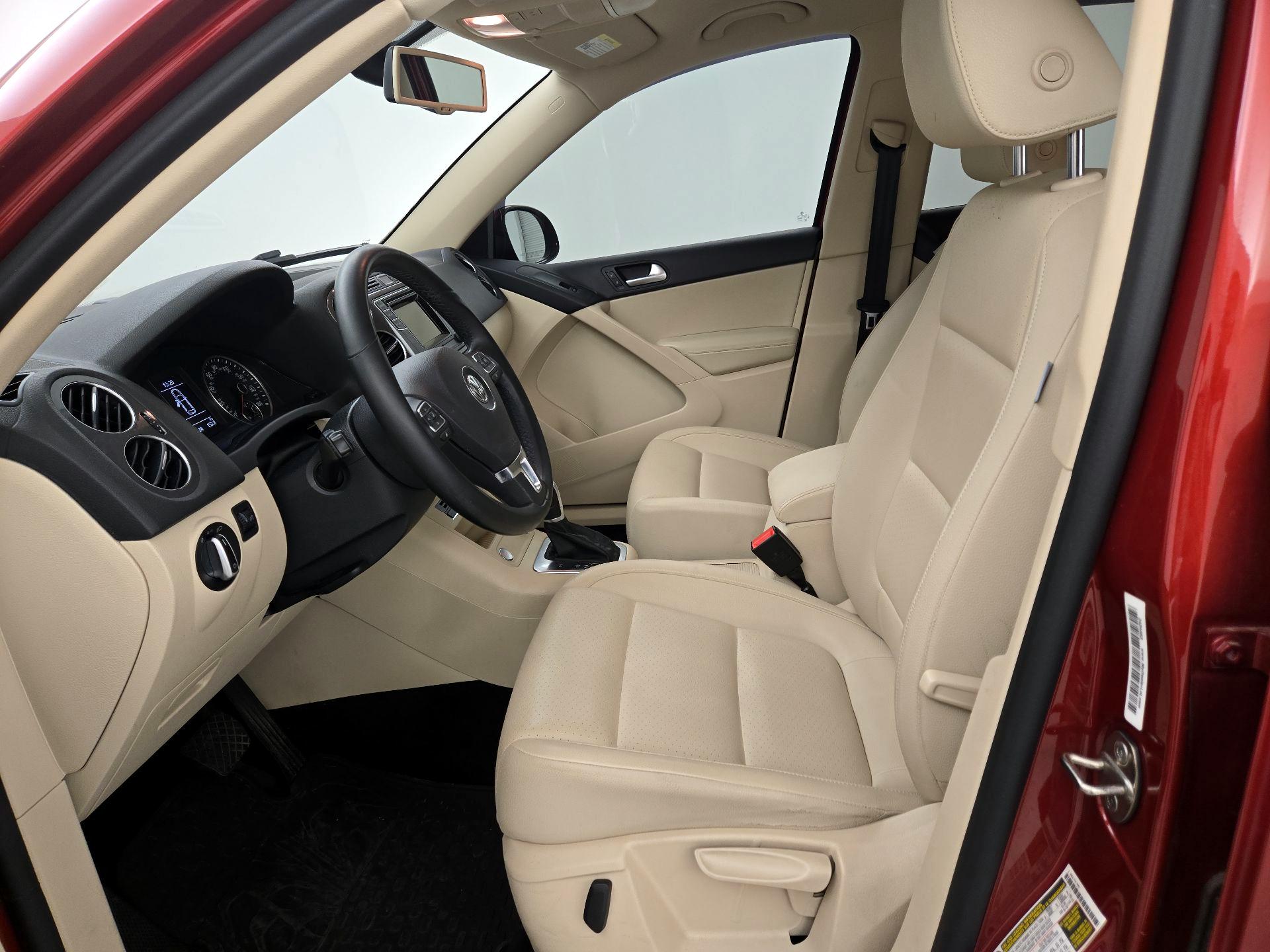 Thumbnail: 2016 Volkswagen Tiguan - 11