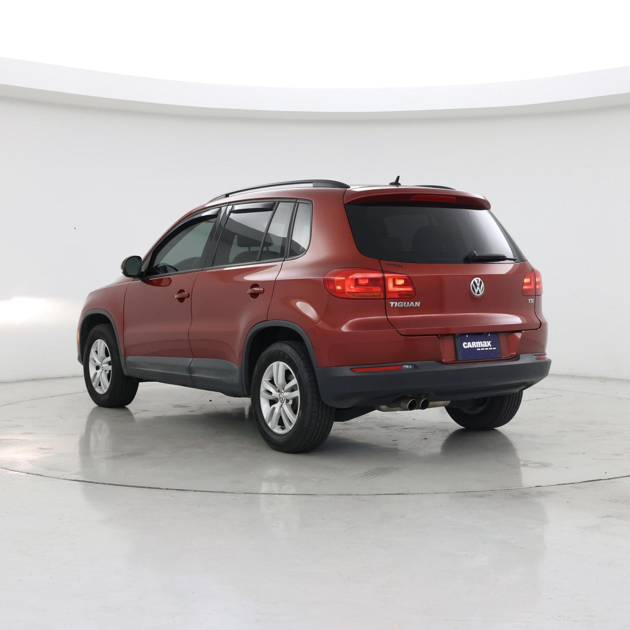 Thumbnail: 2016 Volkswagen Tiguan - 2