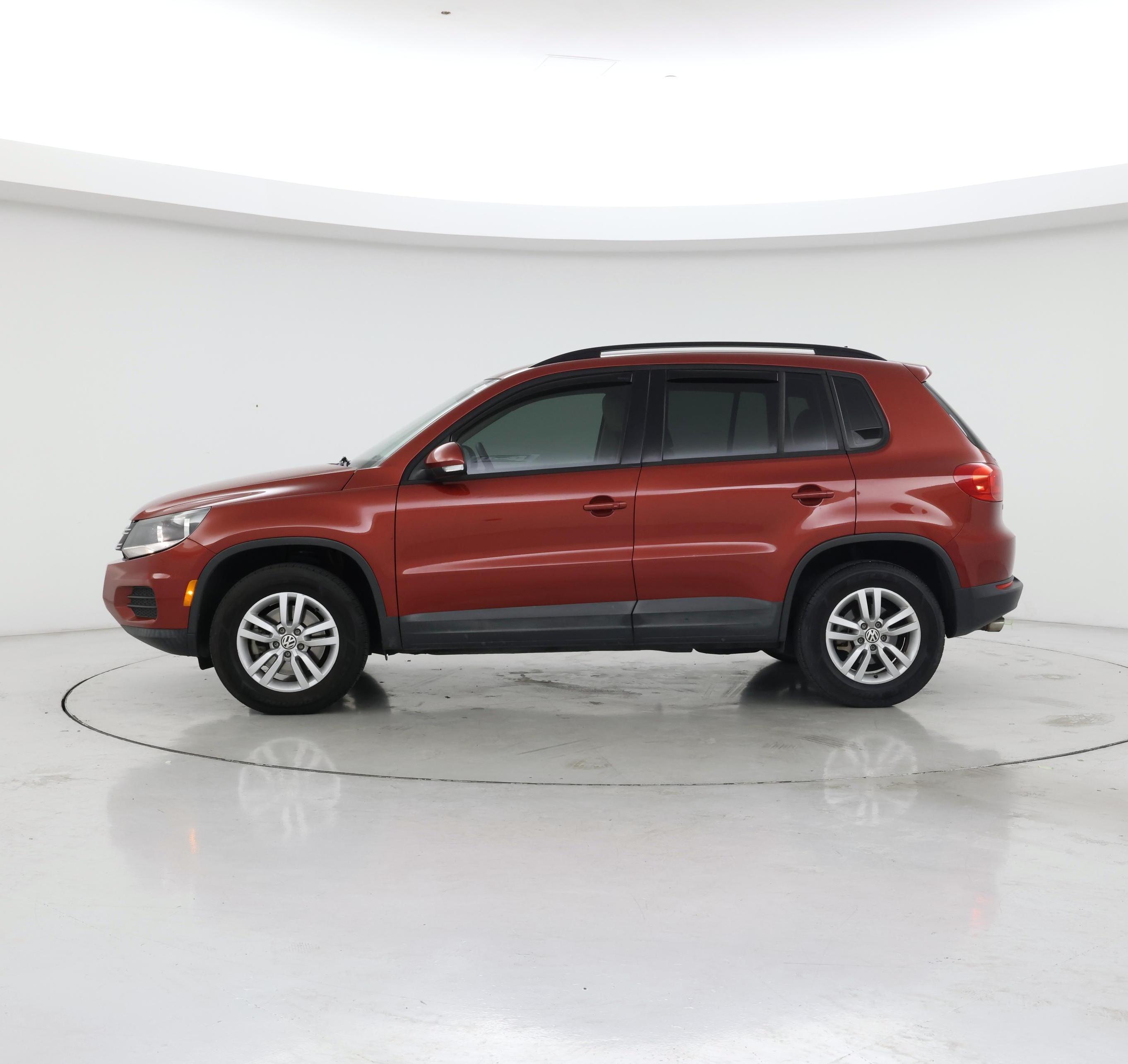 Thumbnail: 2016 Volkswagen Tiguan - 3