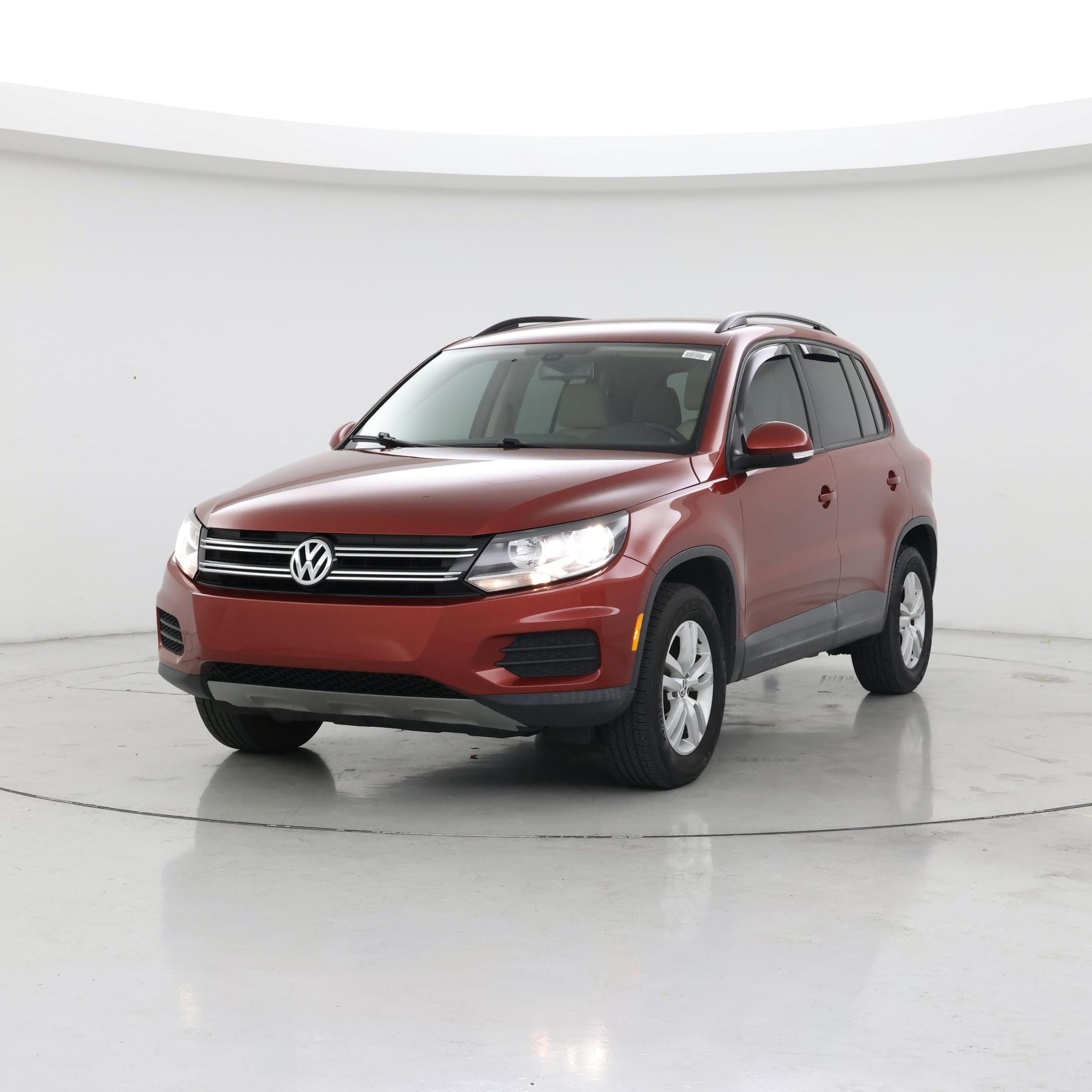 Thumbnail: 2016 Volkswagen Tiguan - 4
