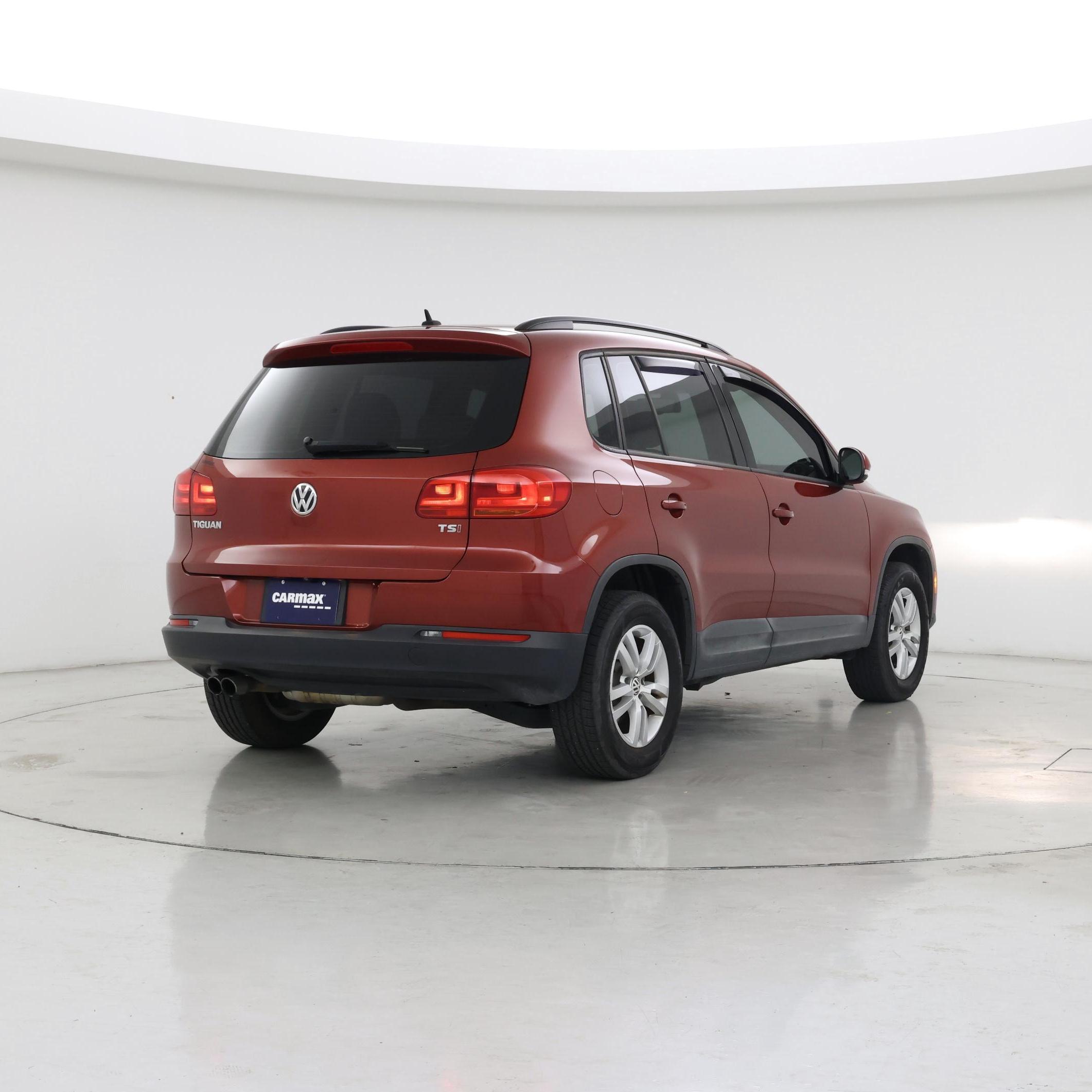 Thumbnail: 2016 Volkswagen Tiguan - 8