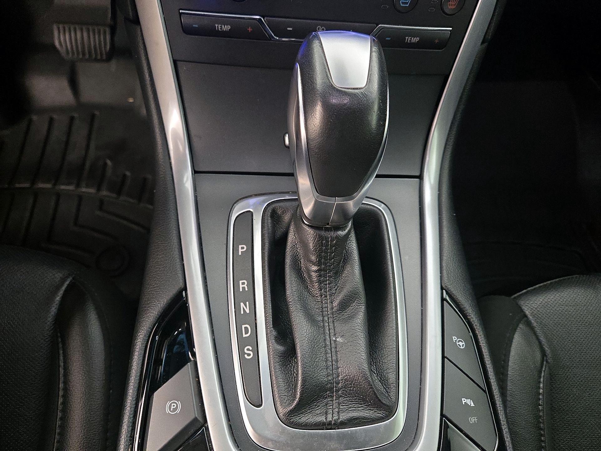 Thumbnail: 2018 Ford Edge - 18