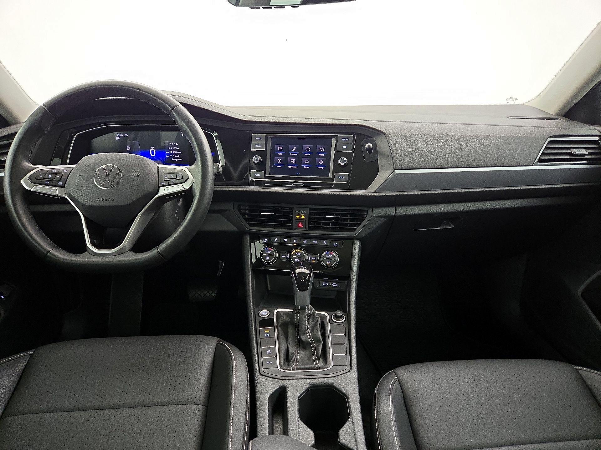 Thumbnail: 2023 Volkswagen Jetta - 9