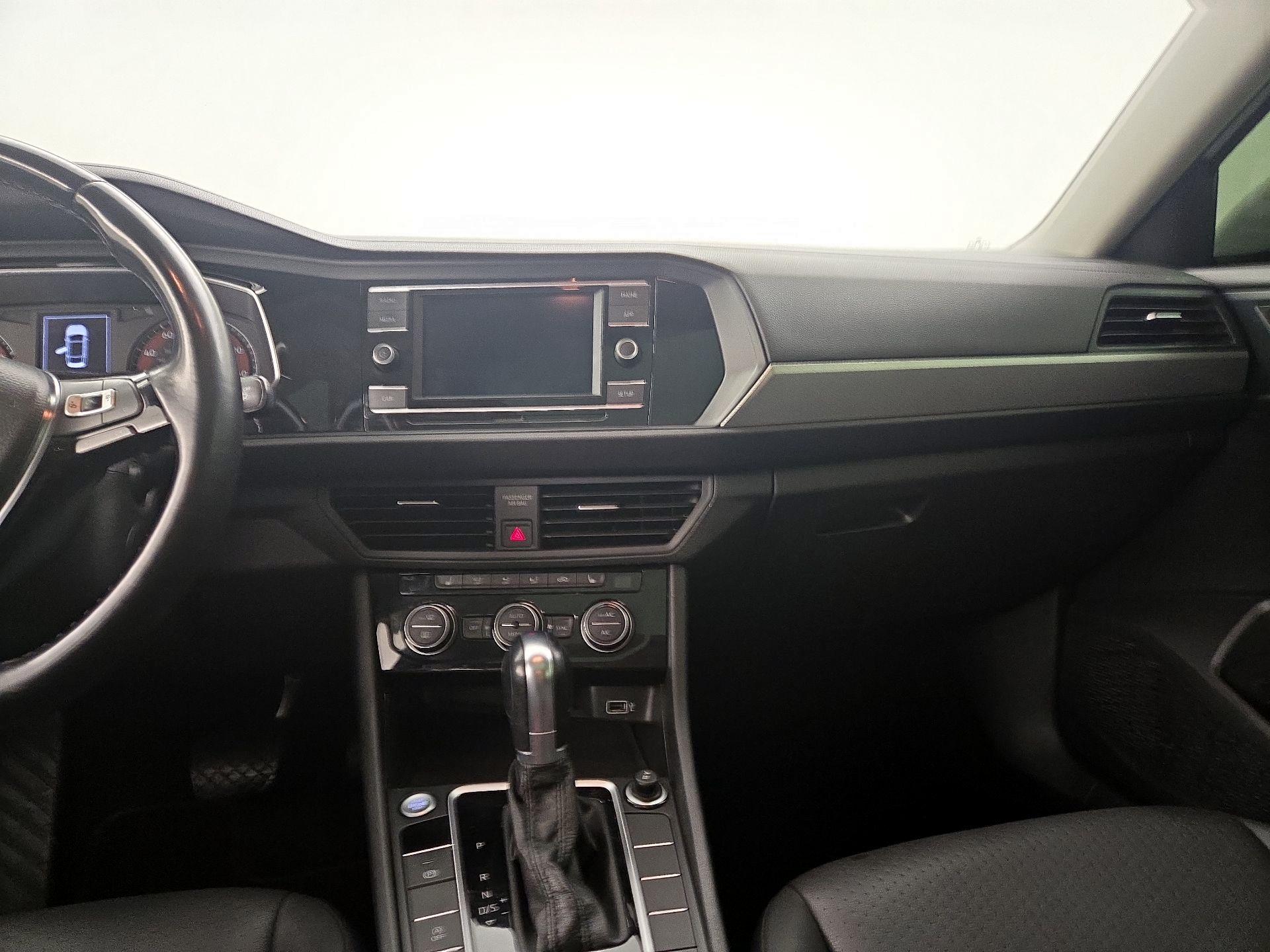 Thumbnail: 2019 Volkswagen Jetta - 9