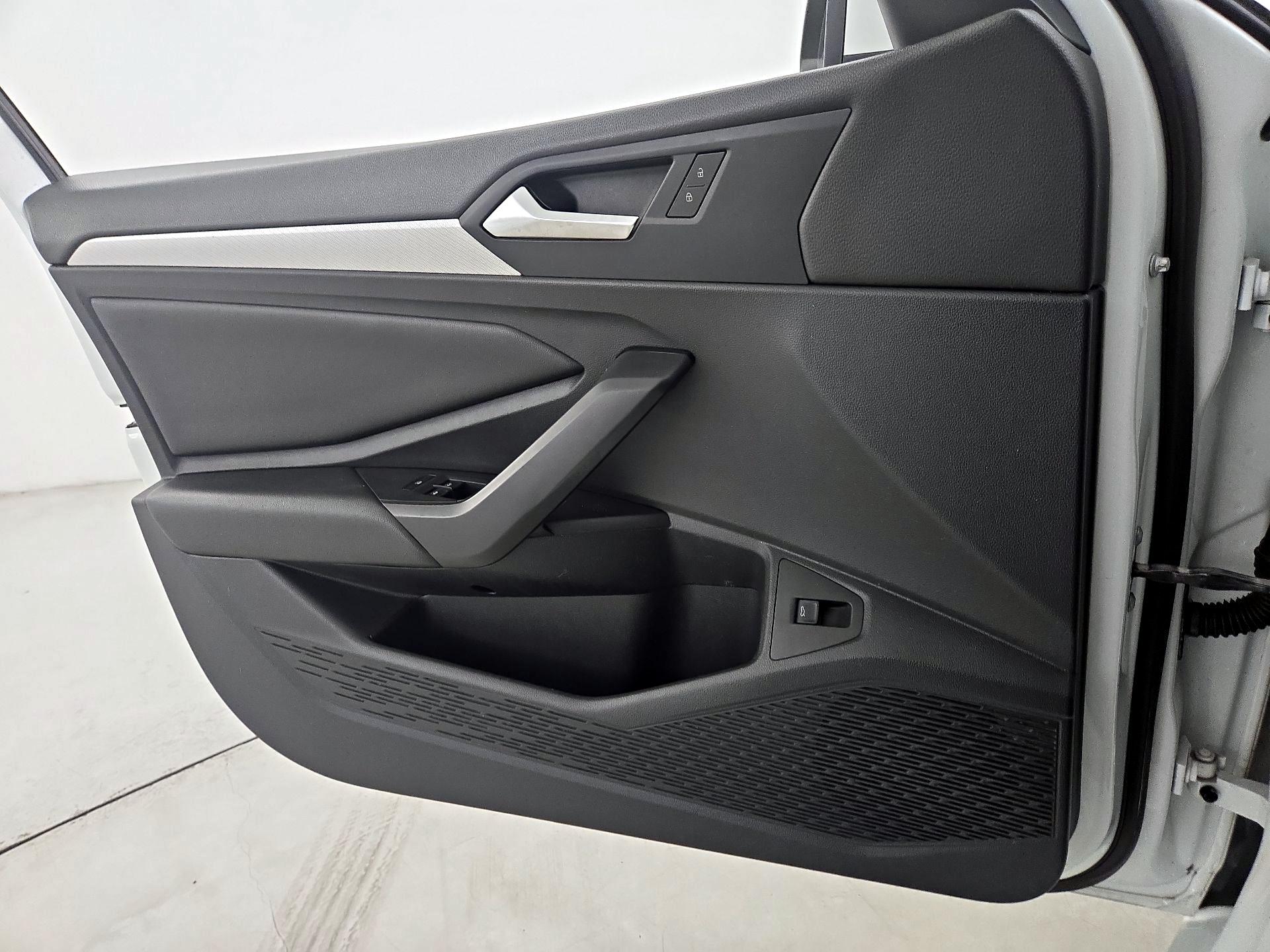 Thumbnail: 2019 Volkswagen Jetta - 12