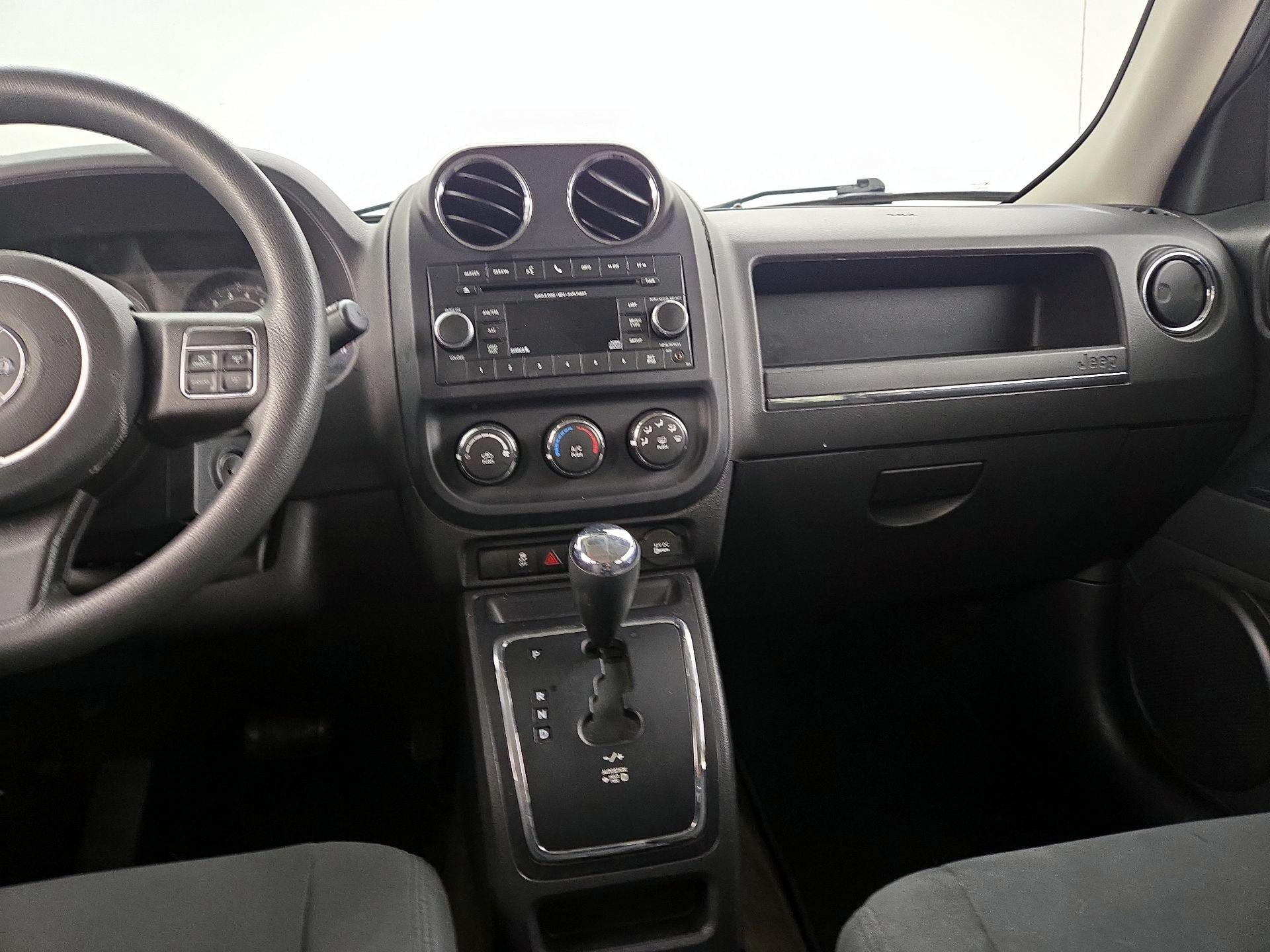 Thumbnail: 2016 Jeep Patriot - 9